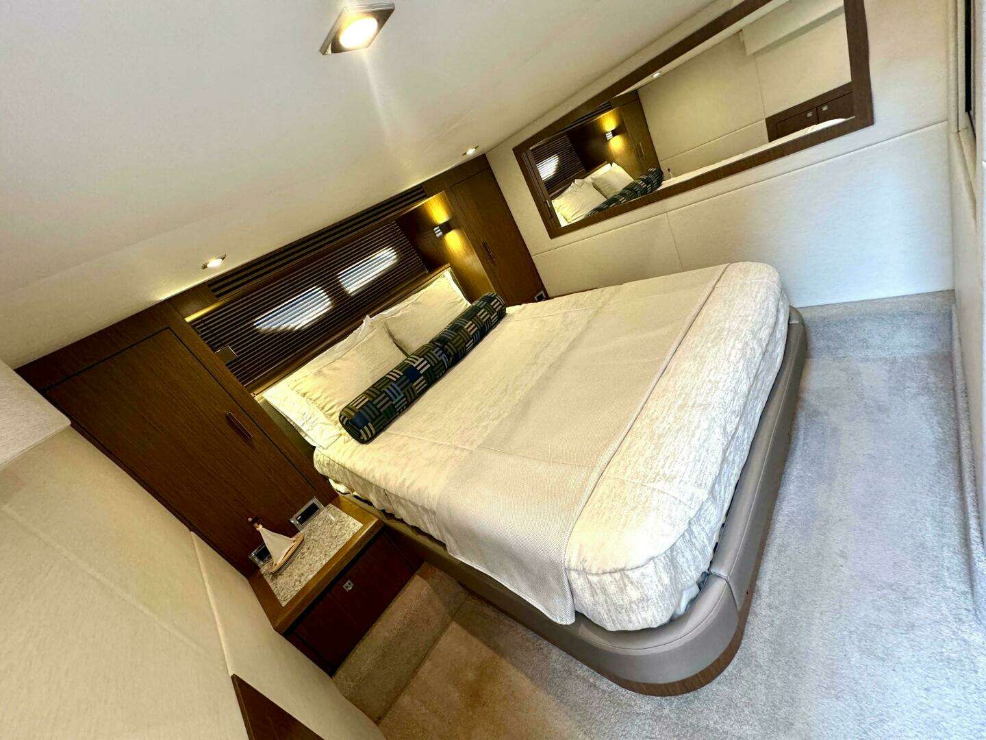 2017 Sea Ray 510 Sundancer - Image 37