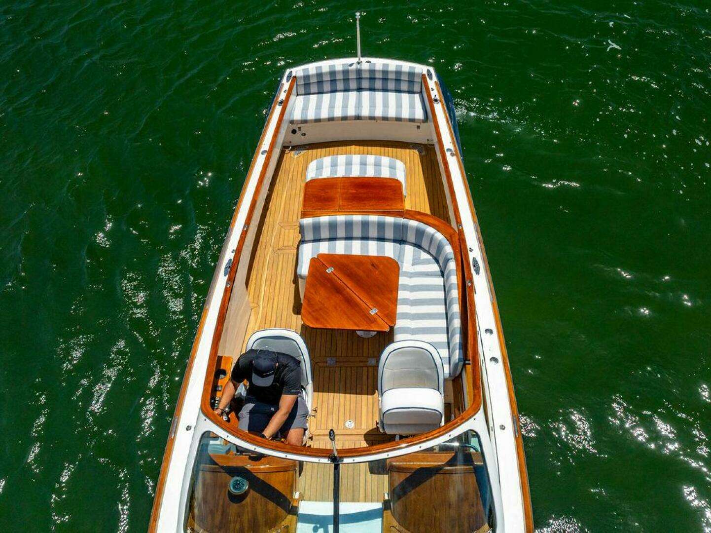 2004 Hinckley Talaria 29 R - Image 6