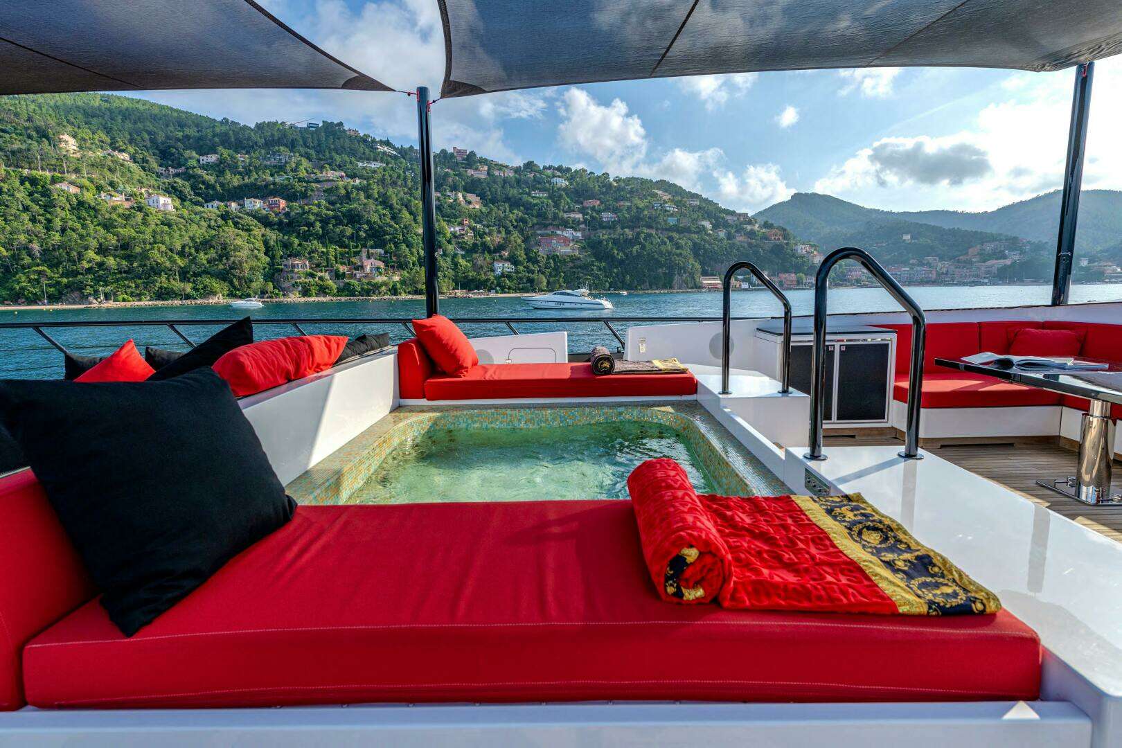 2017 Overmarine Mangusta 165 E - Image 16