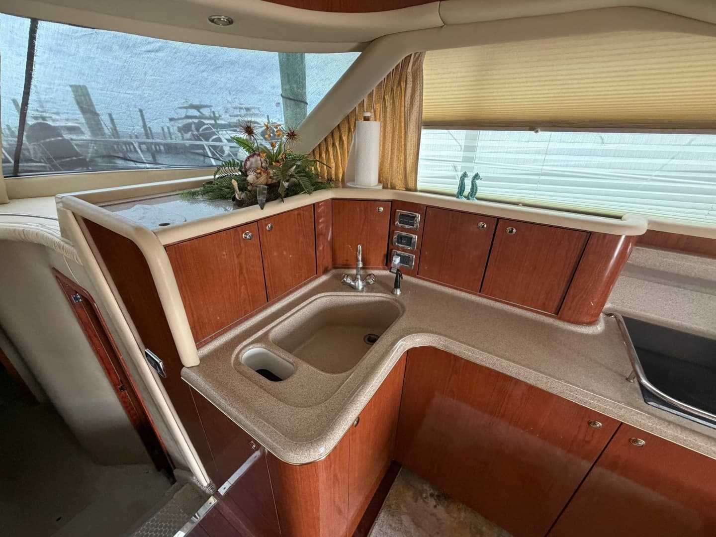 2002 Sea Ray 480 Sedan Bridge - Image 13