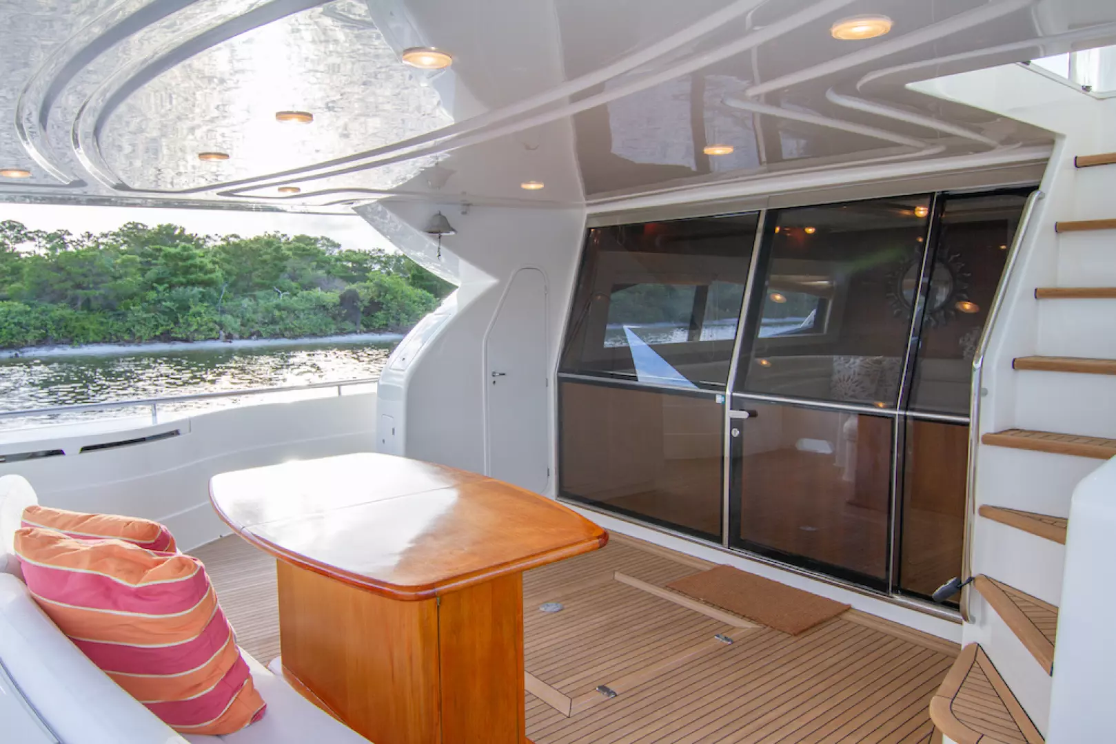 2005 Ferretti Yachts 76 - Image 22