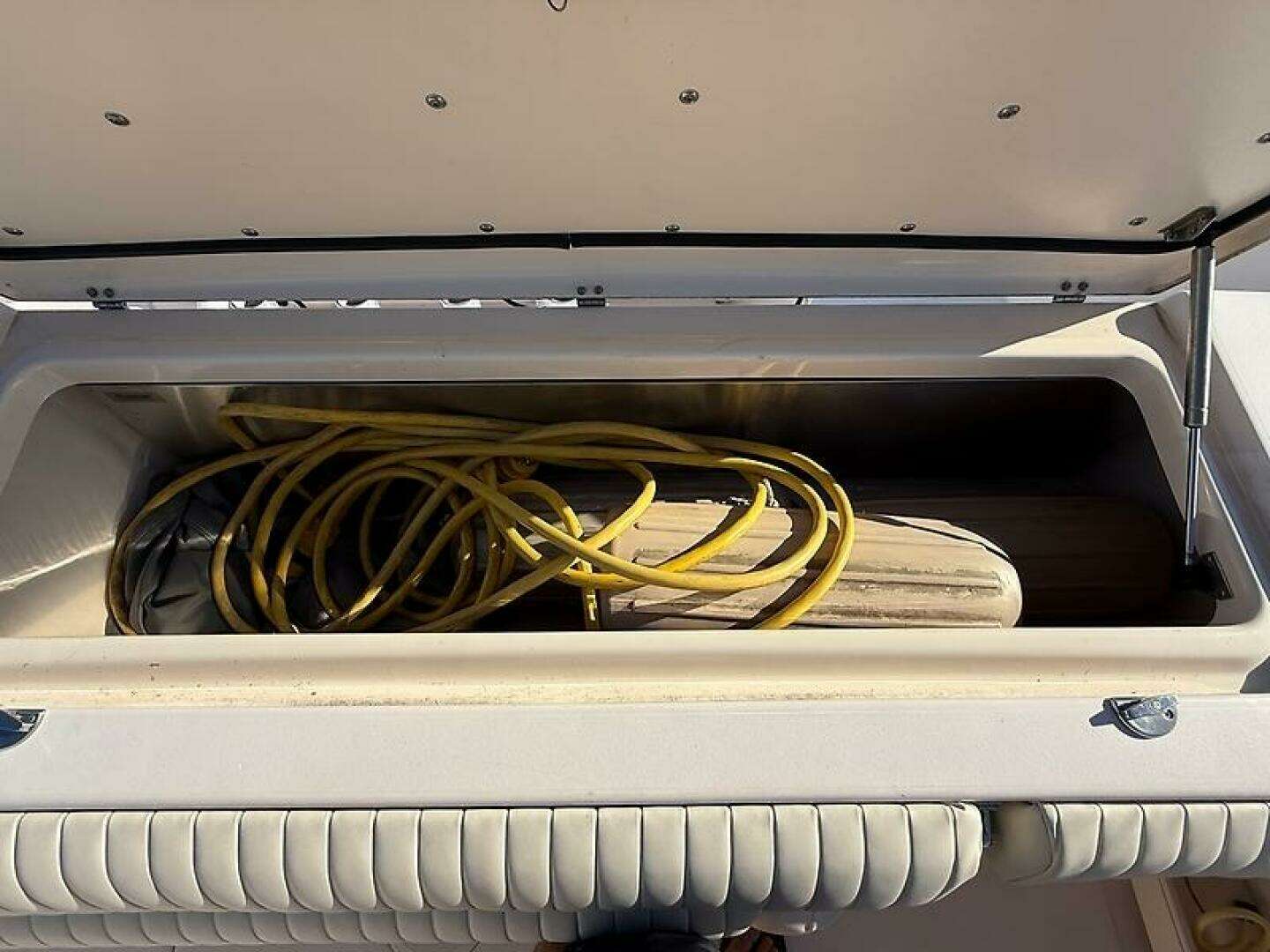2007 Grady-White 305 Express - Image 36