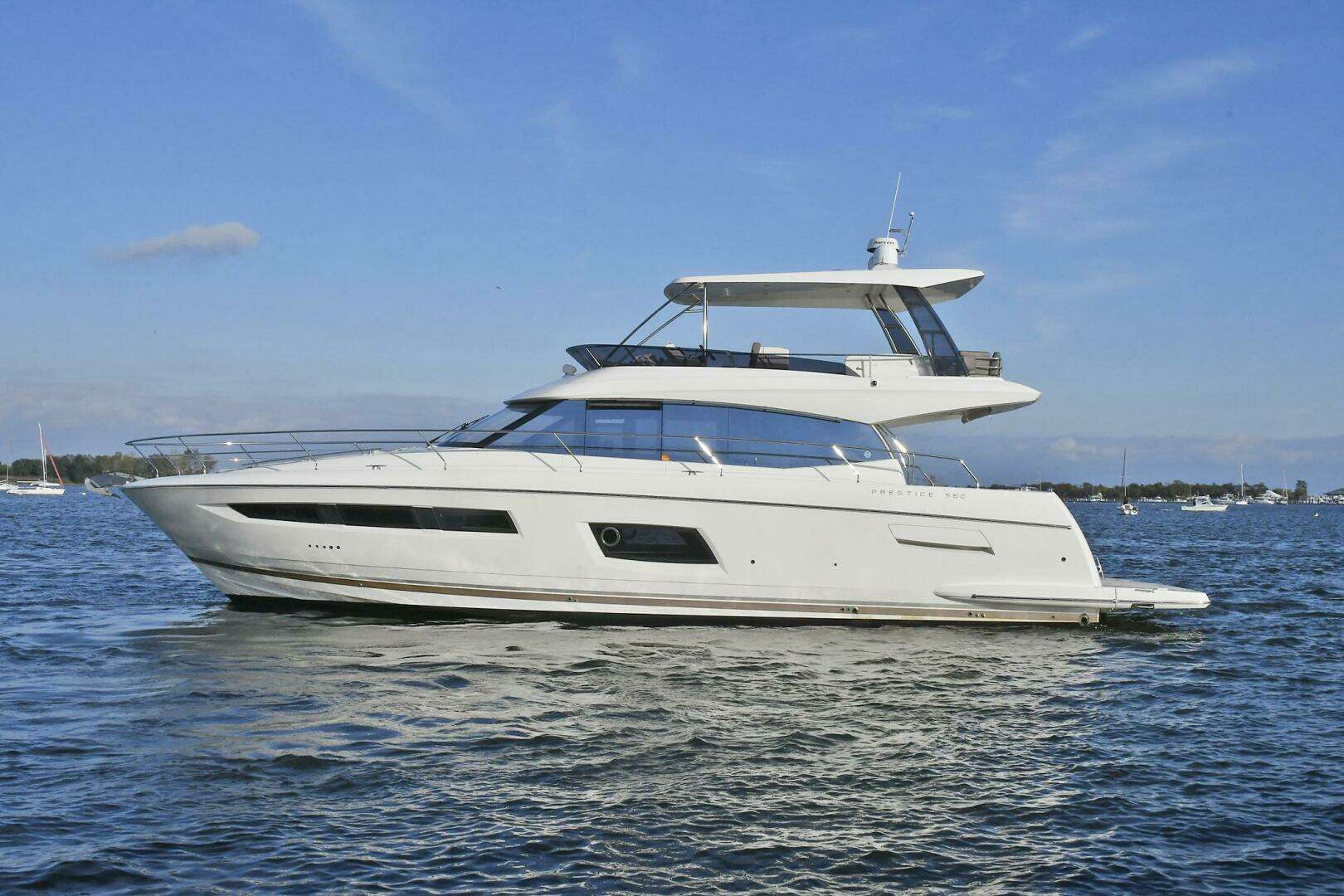 2018 Prestige 560 Fly - Image 2