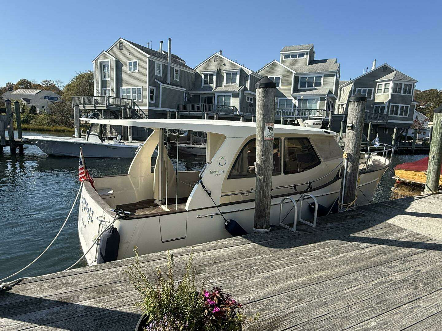 2013 Greenline 33 - Image 7