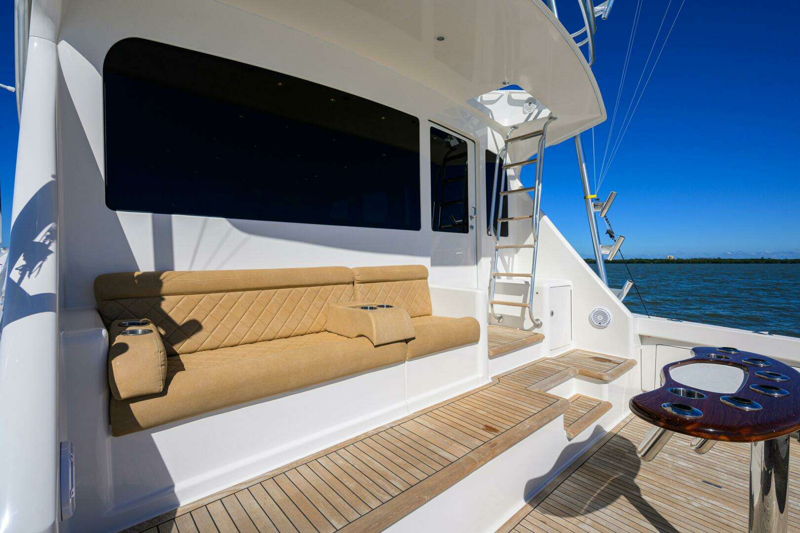 2007 Viking 64 Convertible - Image 33