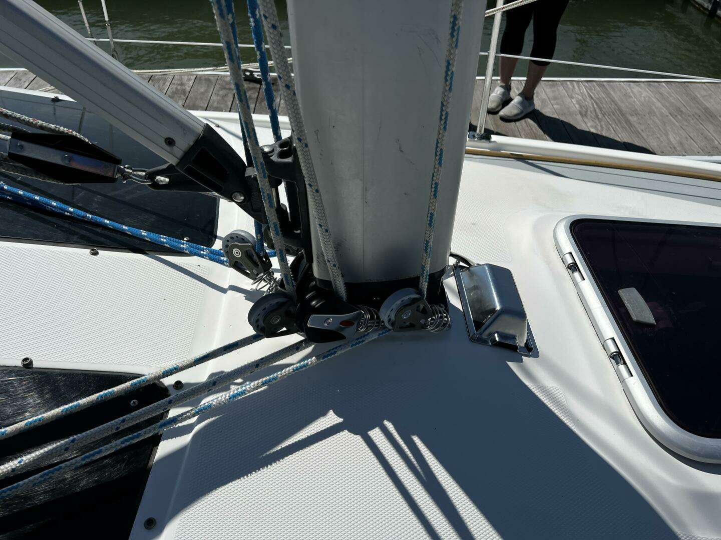 2004 Hunter 33 - Image 15