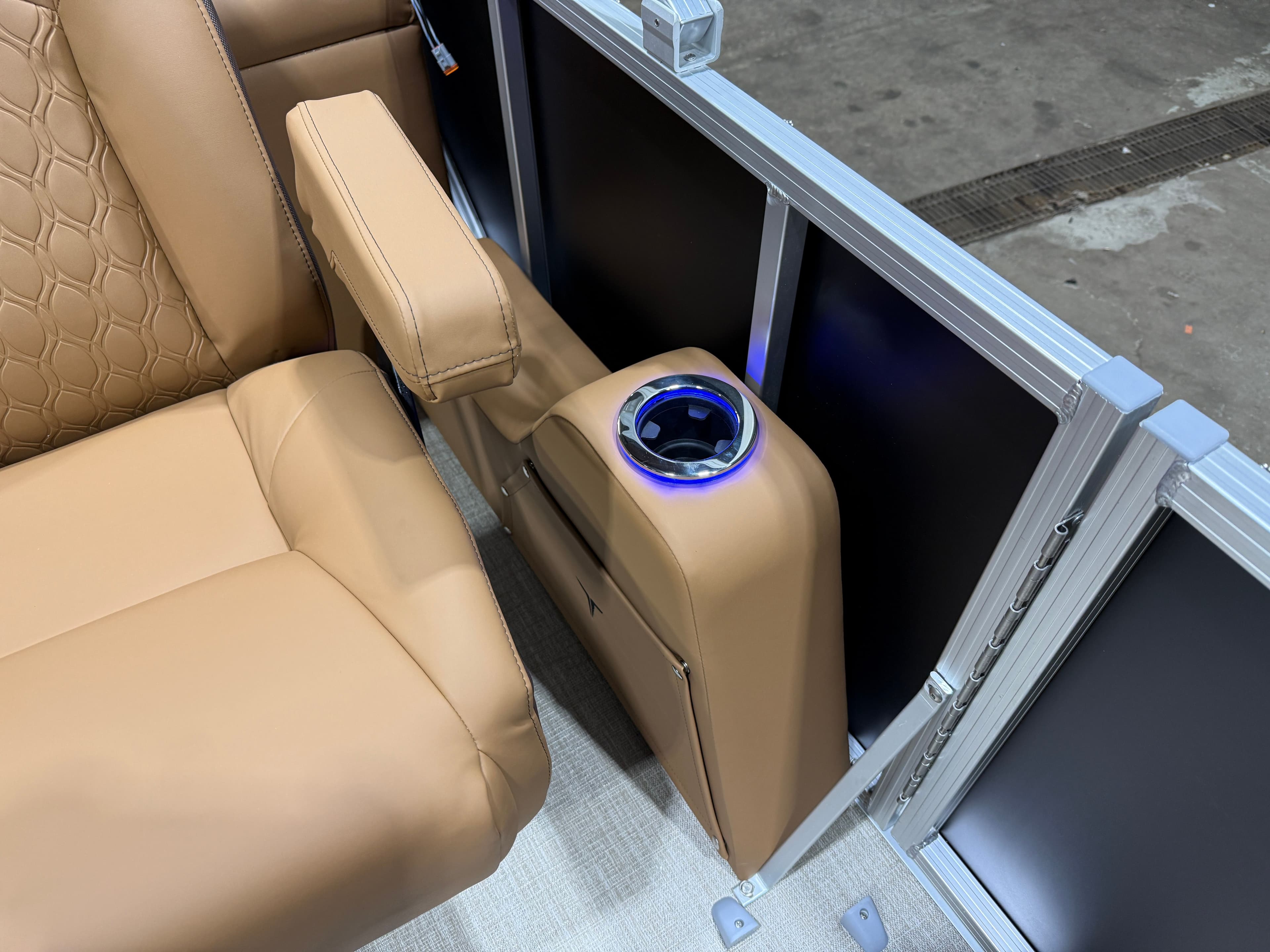 2026 Tahoe LTZ 200HP Quad Lounge Shift SS 2385 Tritoon - 27