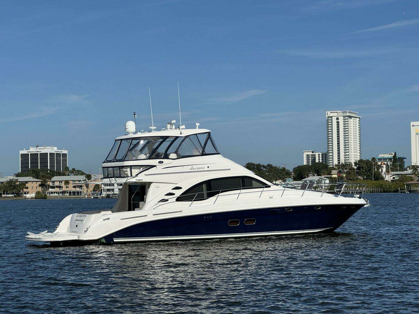 2007 Sea Ray 58 Sedan Bridge - Image 3