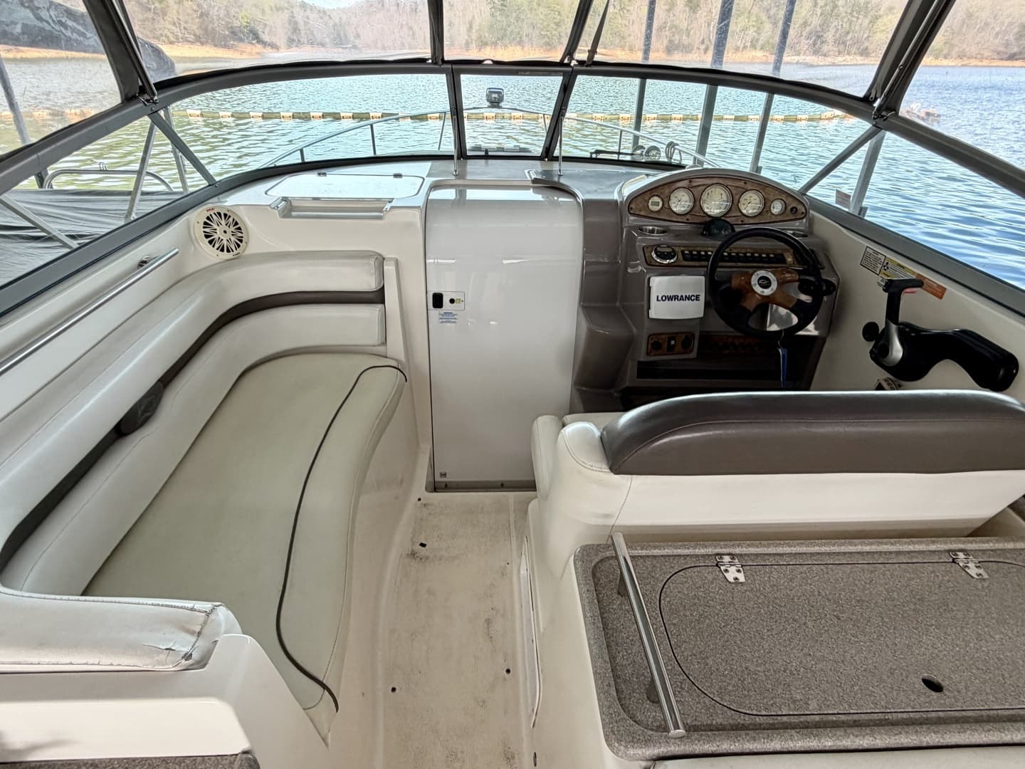 2008 Rinker 280 Express Cruiser - Image 31