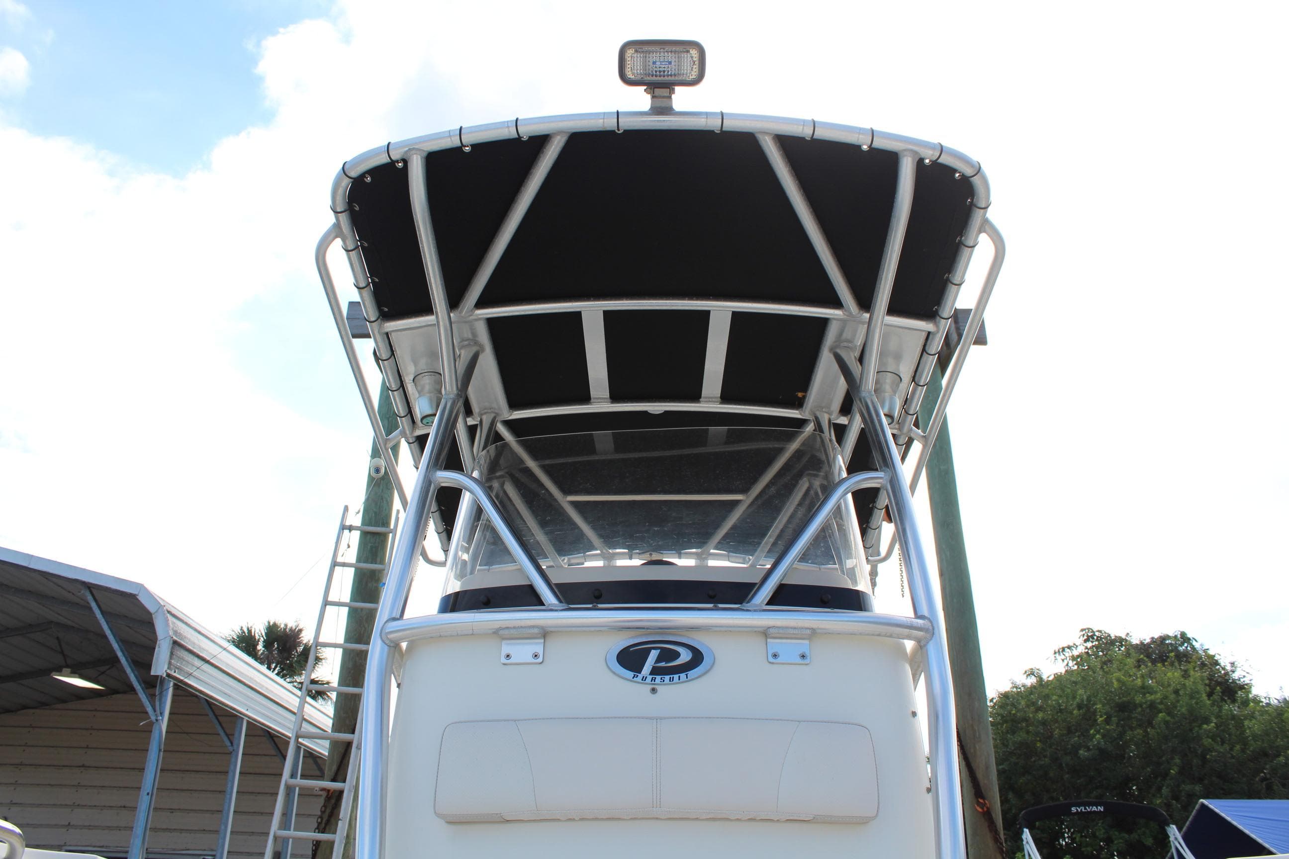 2008 Pursuit C230