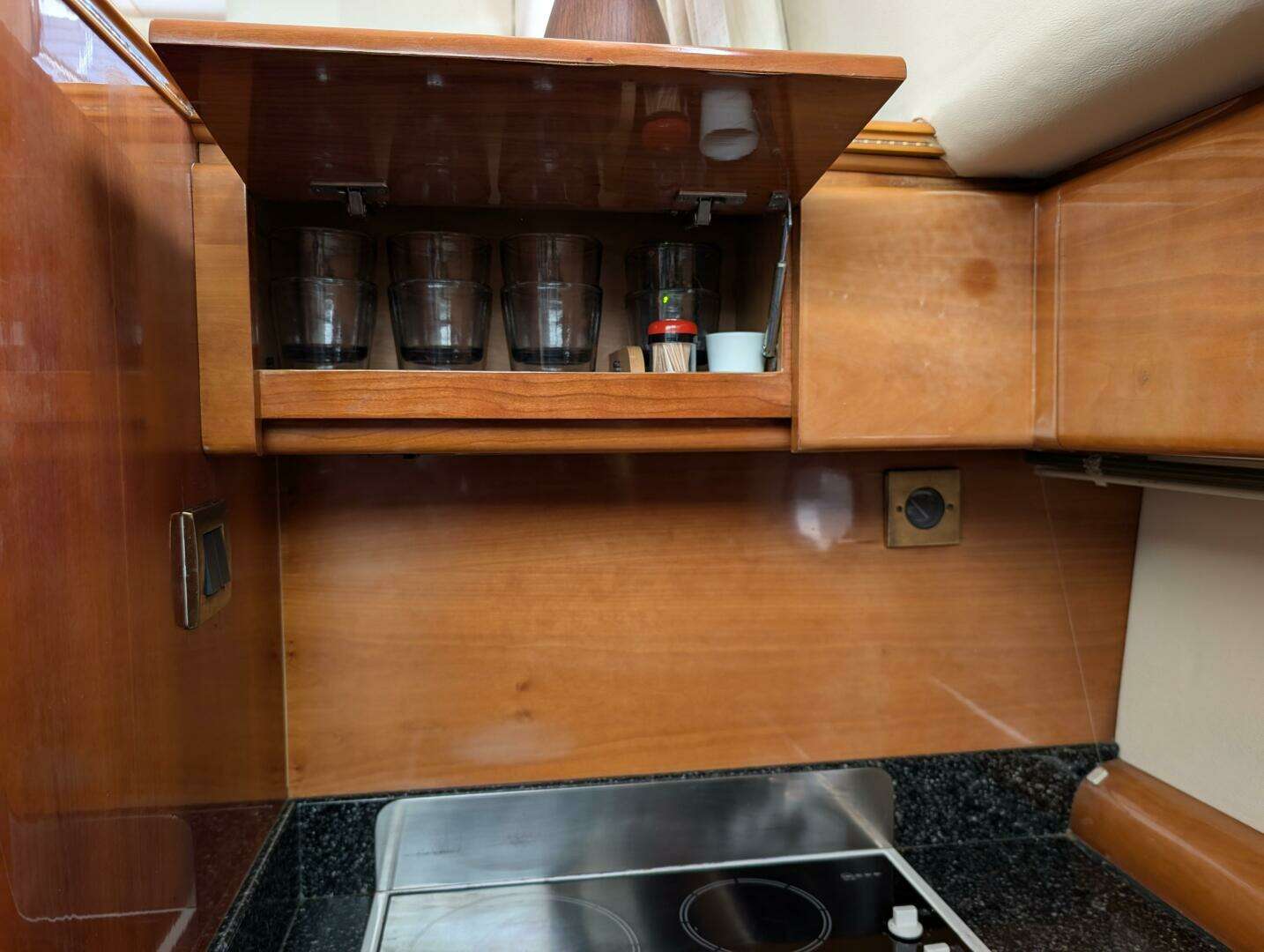 1998 Viking Princess Sport Cruiser - Image 38