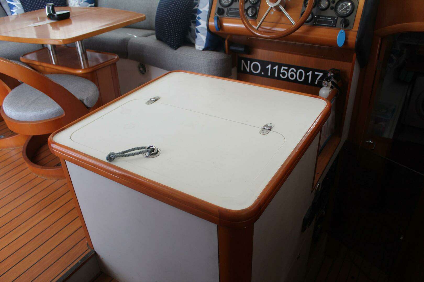 2004 Lagoon 43 Power Cat - Image 9