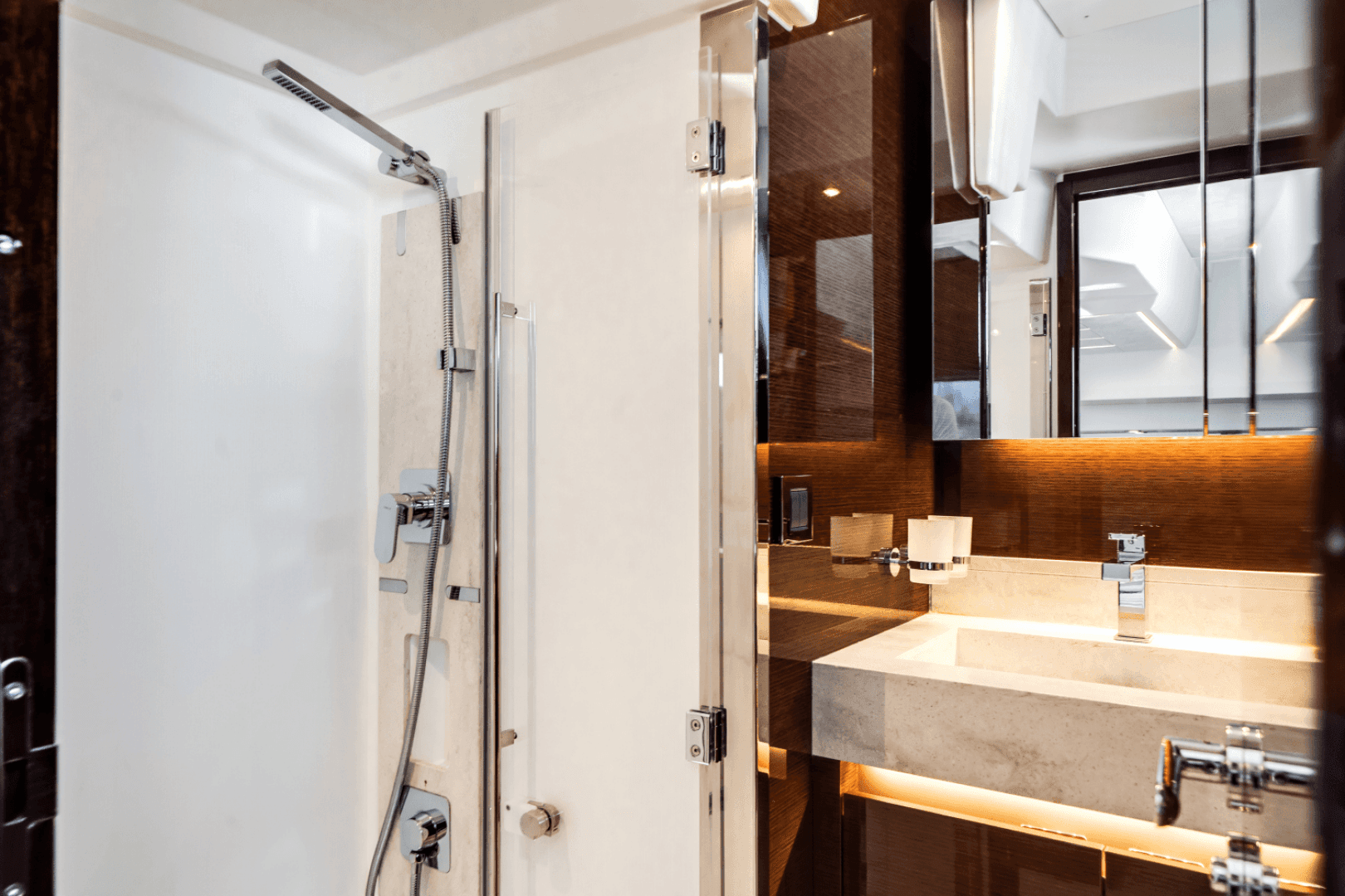 2020 Prestige 520 FLYBRIDGE - Image 51