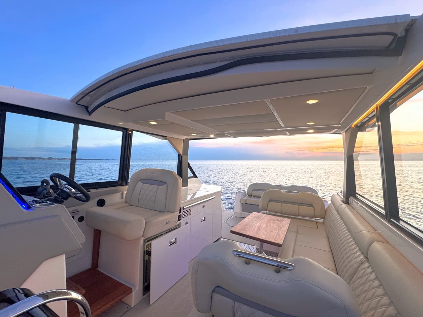 2022 Regal 36 Grand Coupe - Image 19