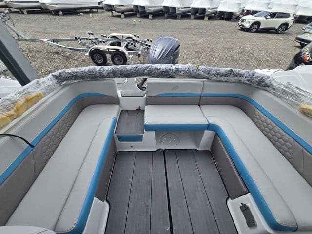 2025 Hurricane SunDeck 217 OB - 8