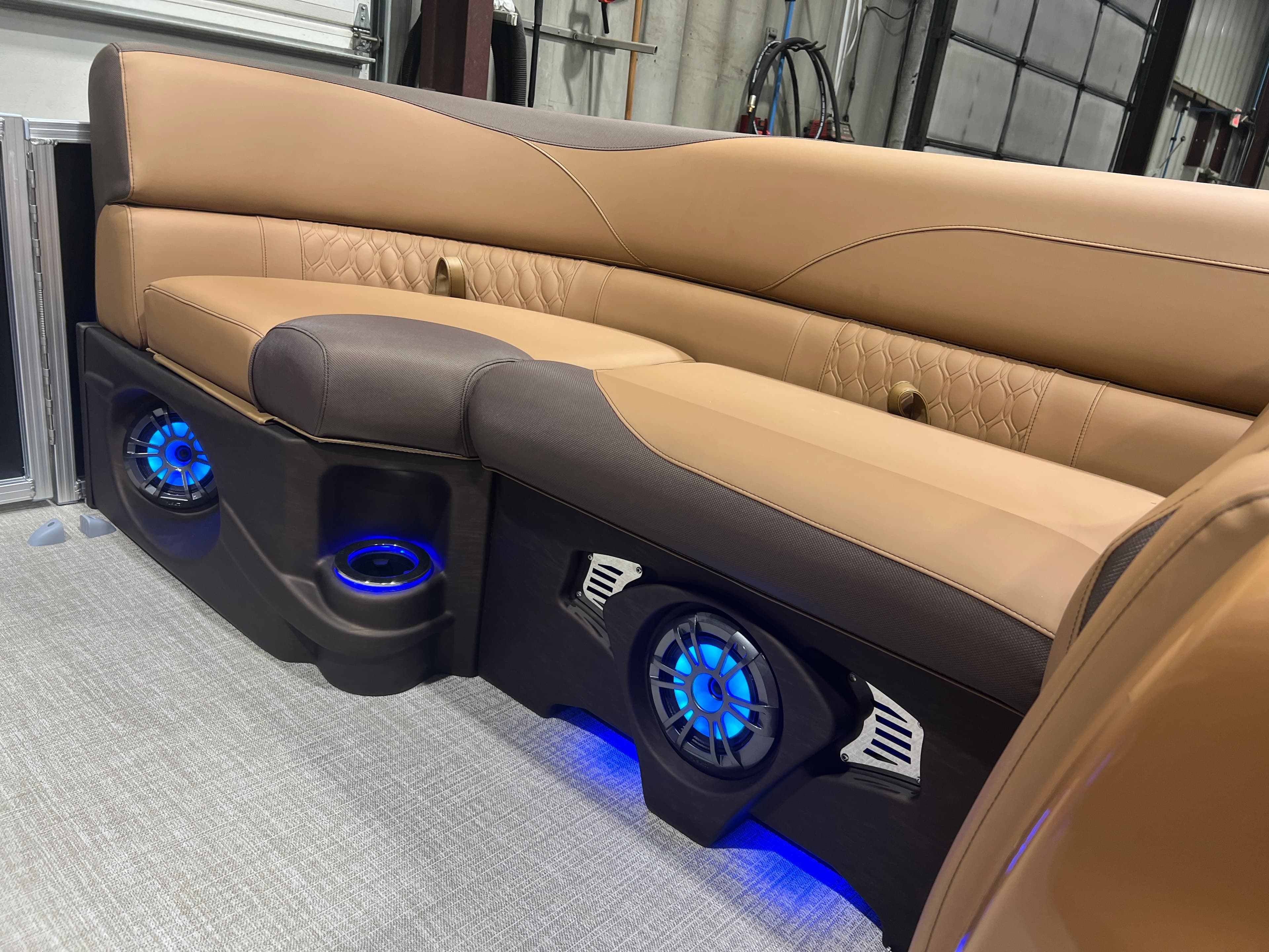2026 Tahoe LTZ 2385 Swingback (VRB) Windshield Tritoon & Honda 4-Stroke EFI - 20