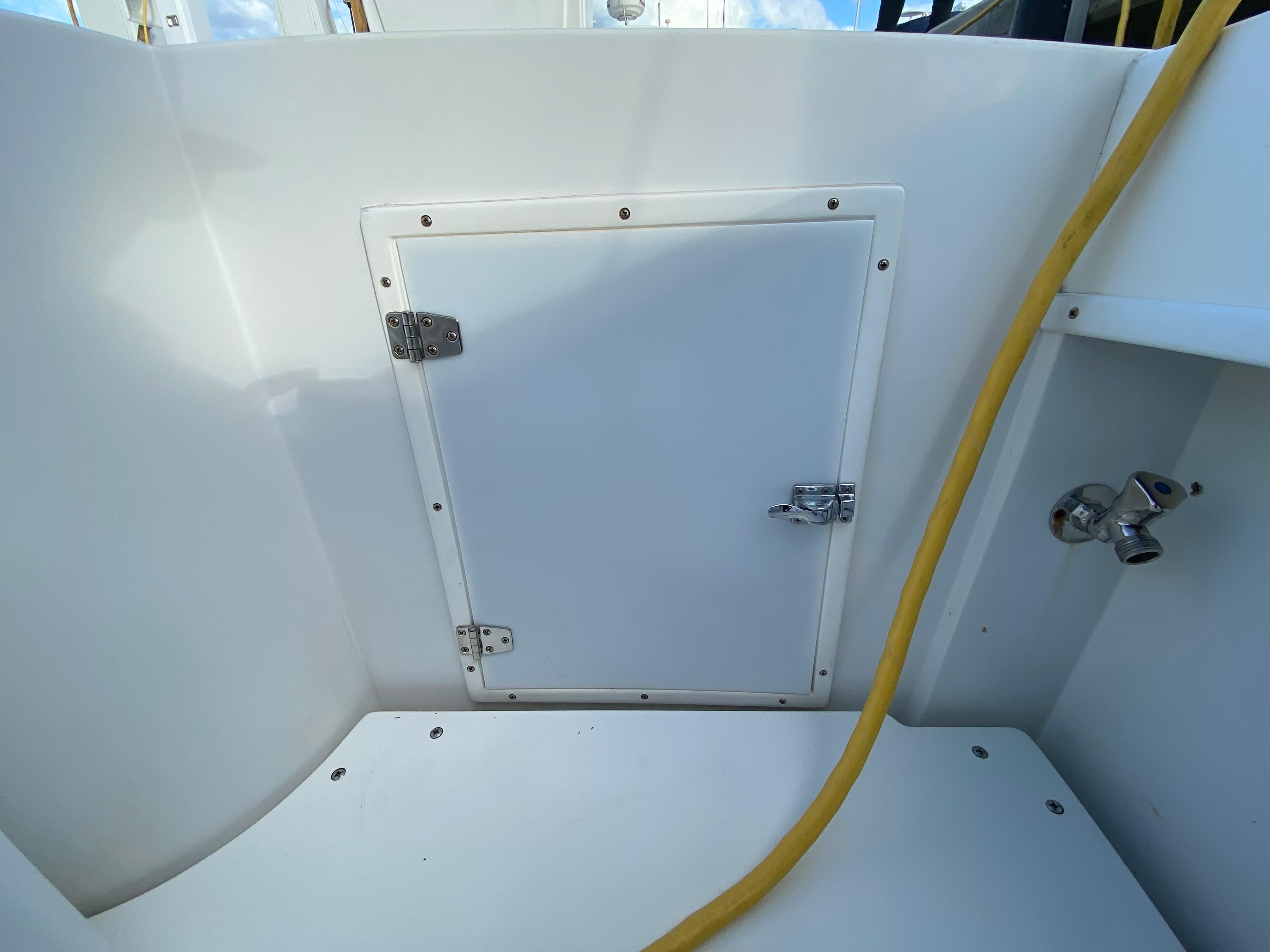 1998 Contender 35 Express Side Console - 86