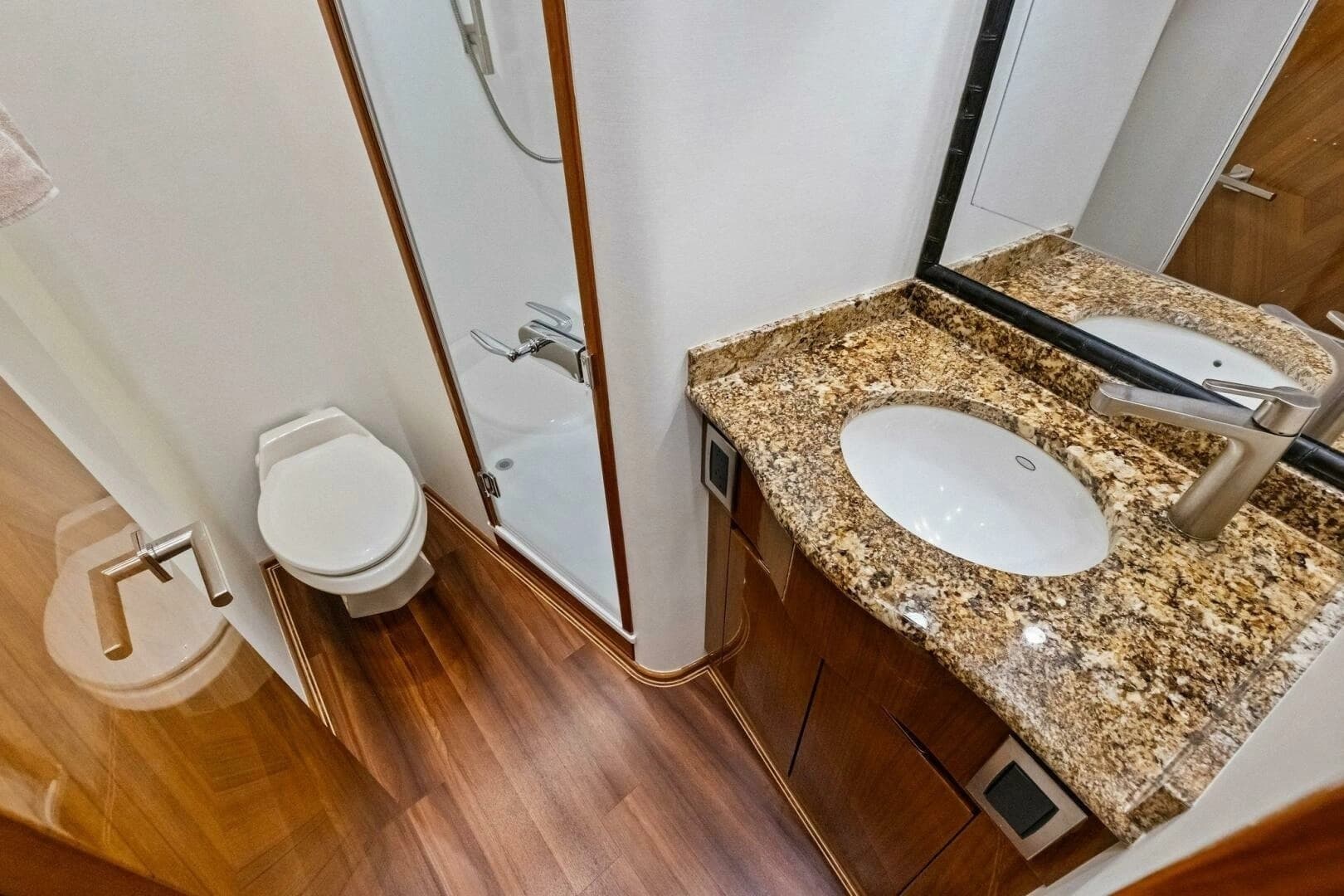 2012 Viking 82 Convertible - Image 56