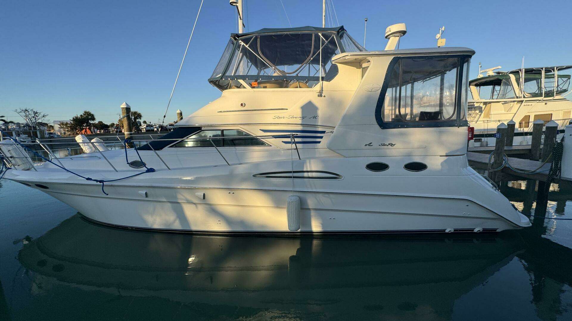 2000 Sea Ray 420 Aft Cabin - Image 5