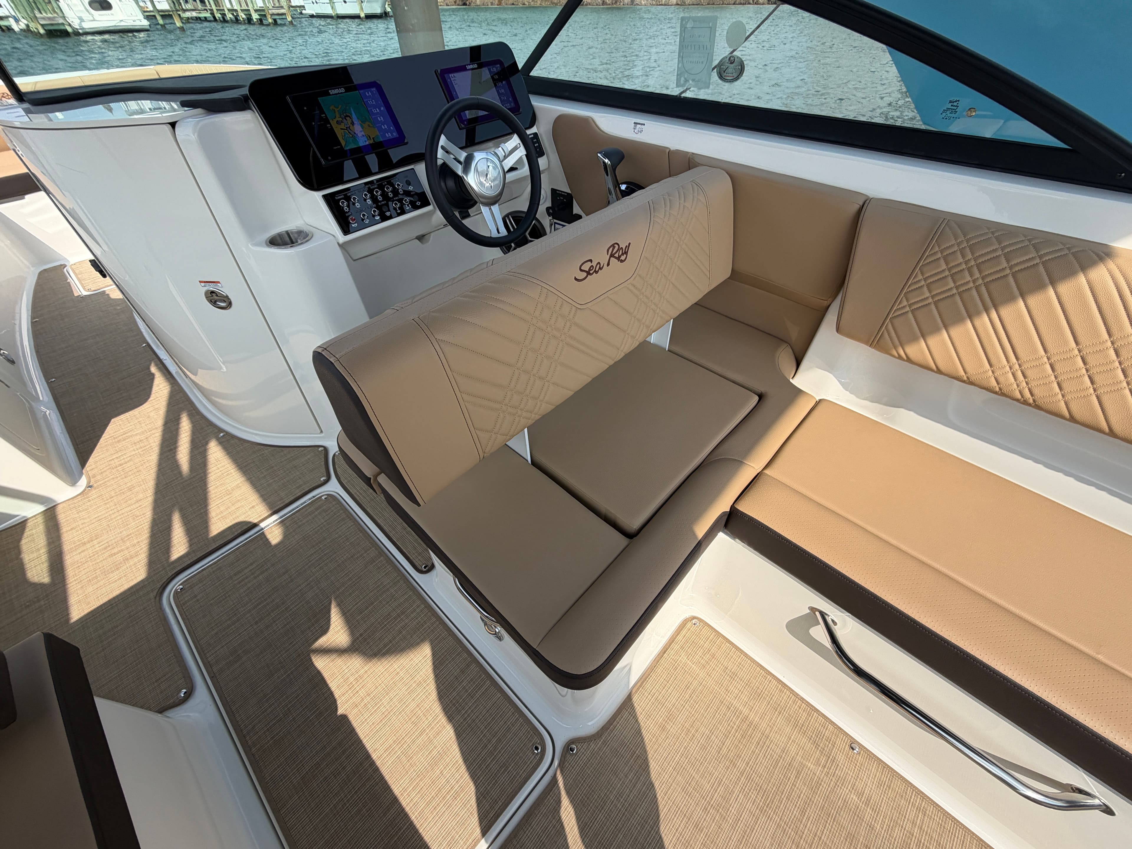 2026 Sea Ray SDX 270 Outboard - 21