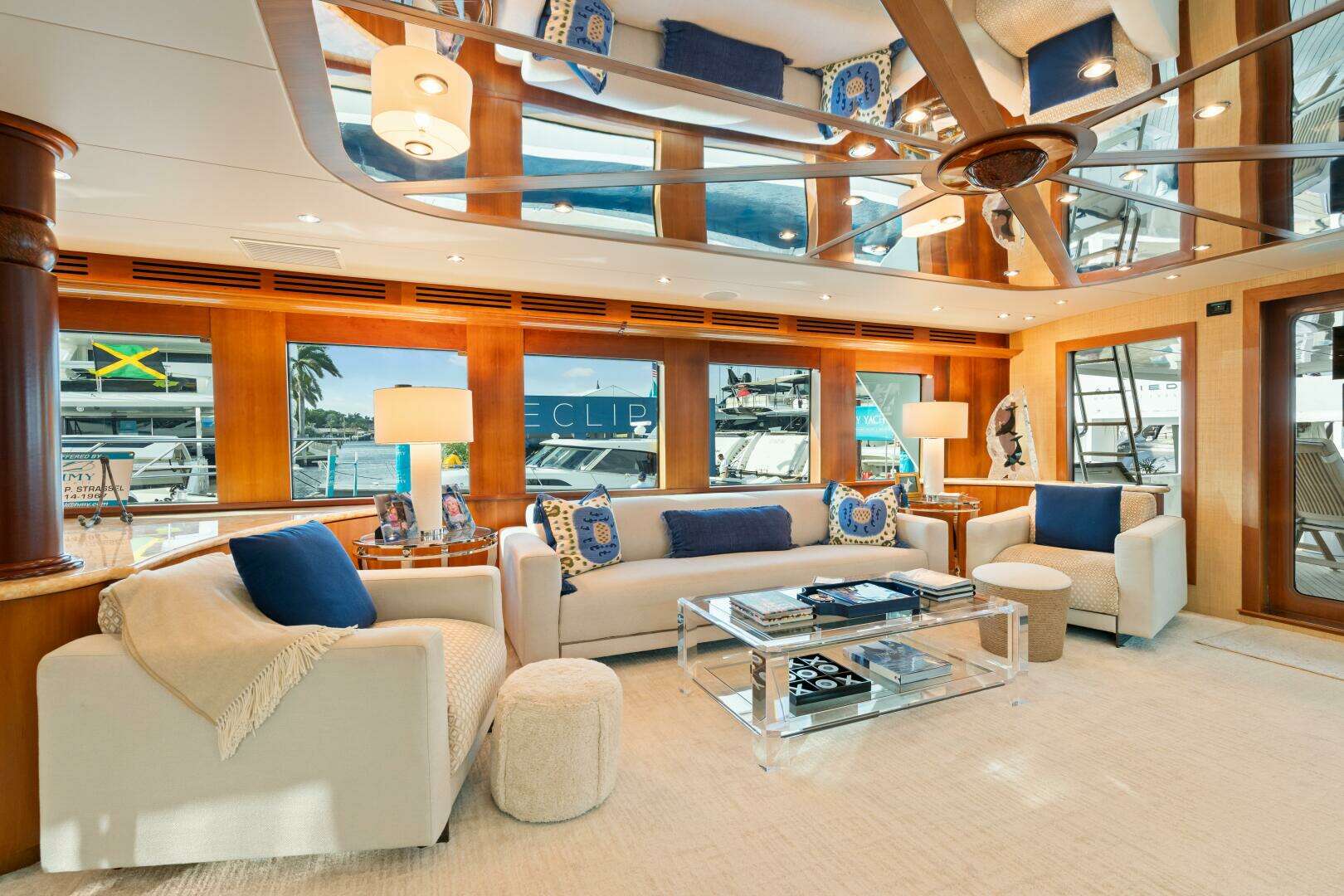 2005 Hatteras 100 Motor Yacht - Image 28