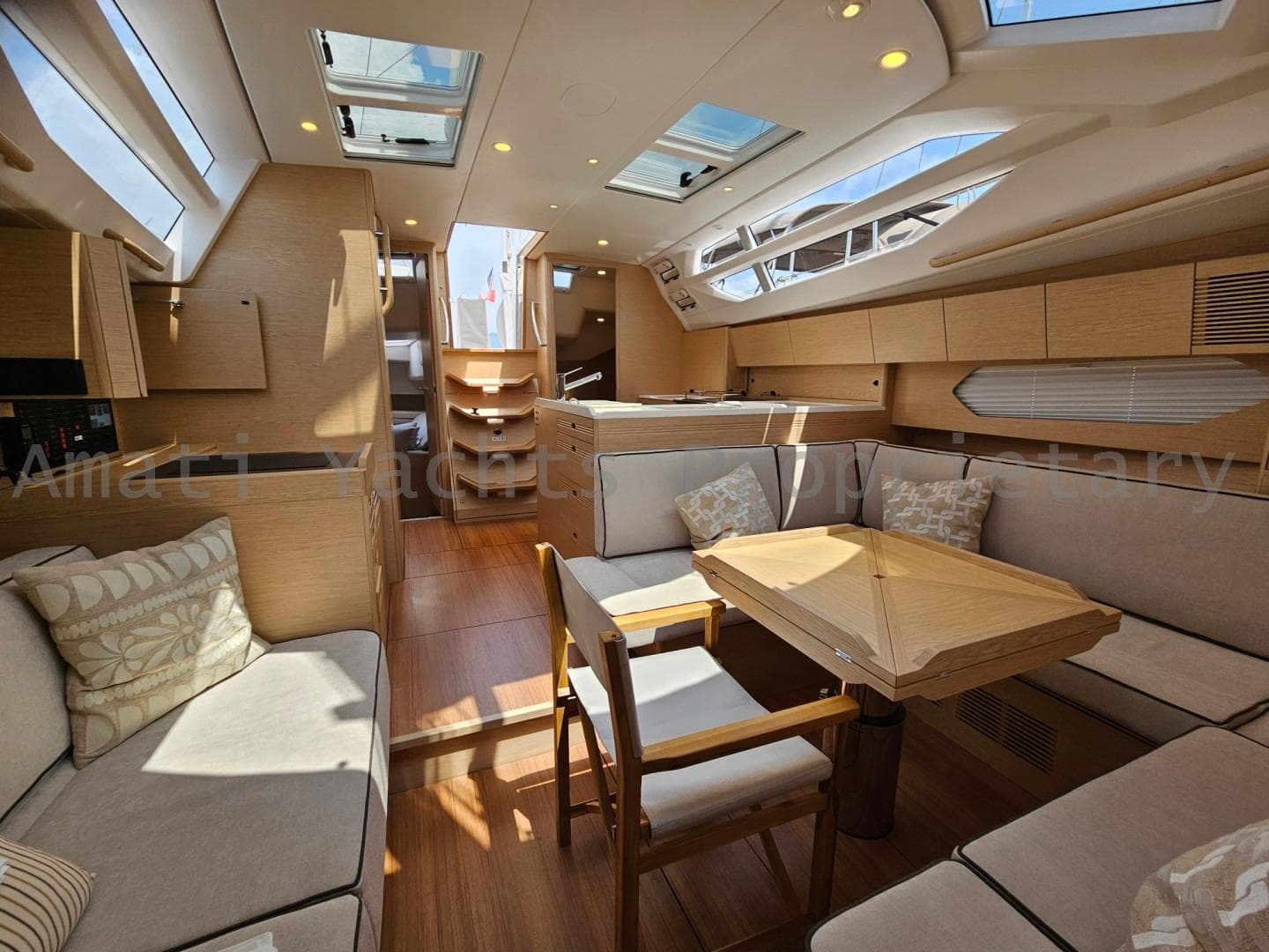Xc 47 # 07 - Main saloon
