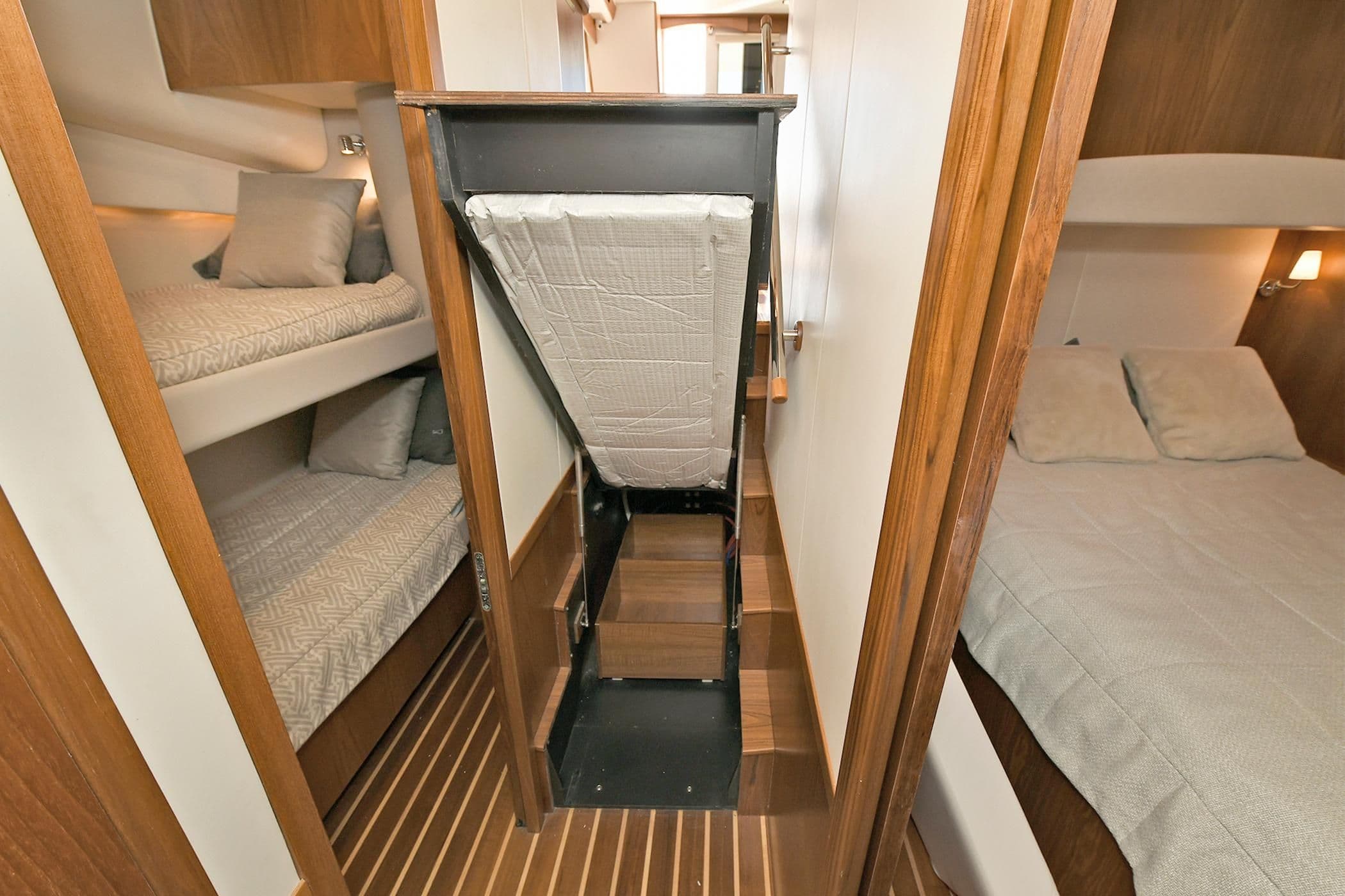 2015 Tiara Yachts 48 Convertible - 46