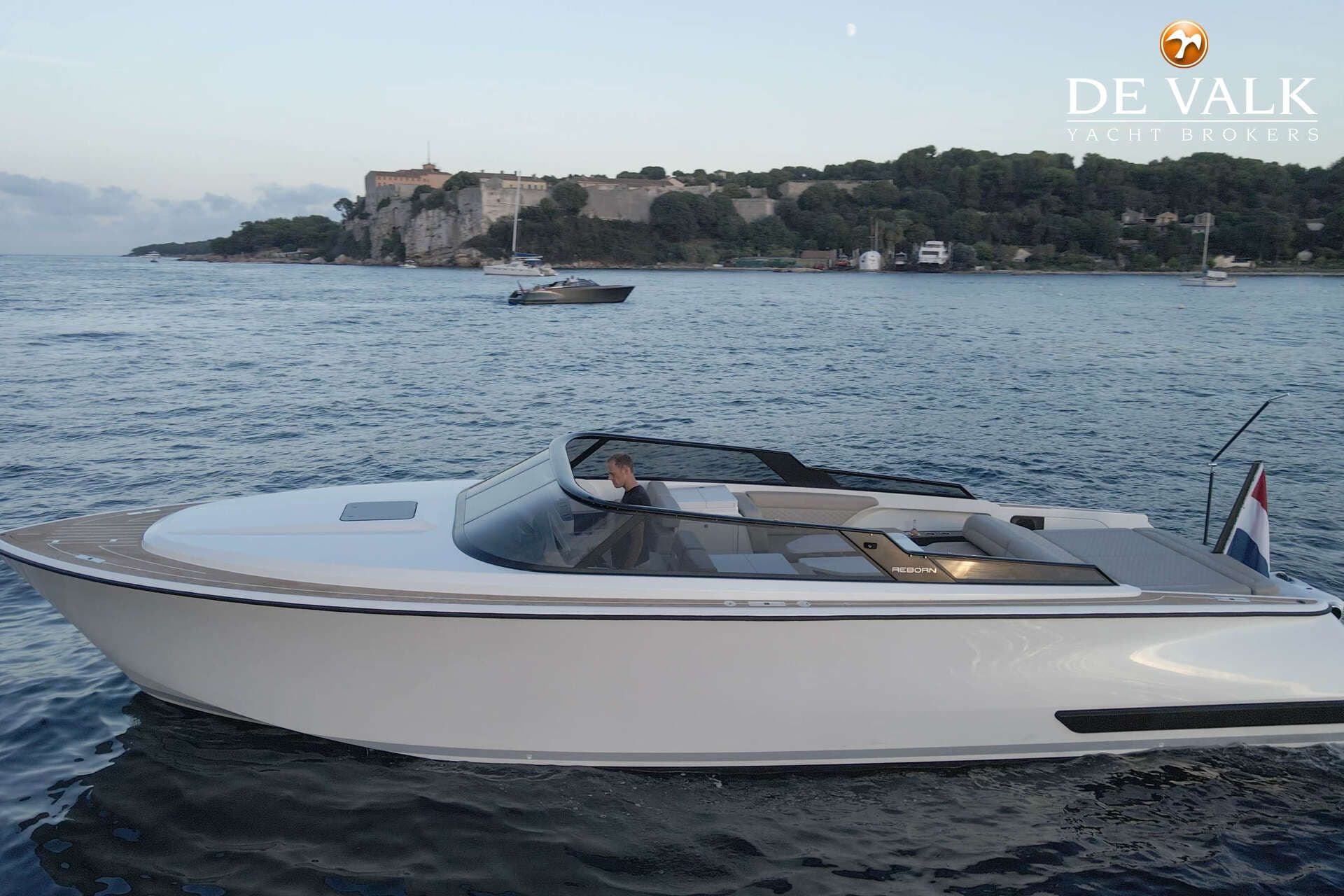 2024 Reborn 40 R Cabin - 9