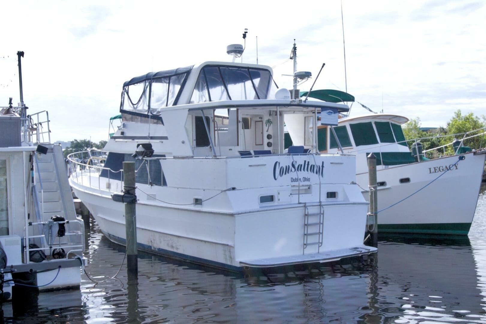 1984 Present Yachts 42 Sundeck - Image 2