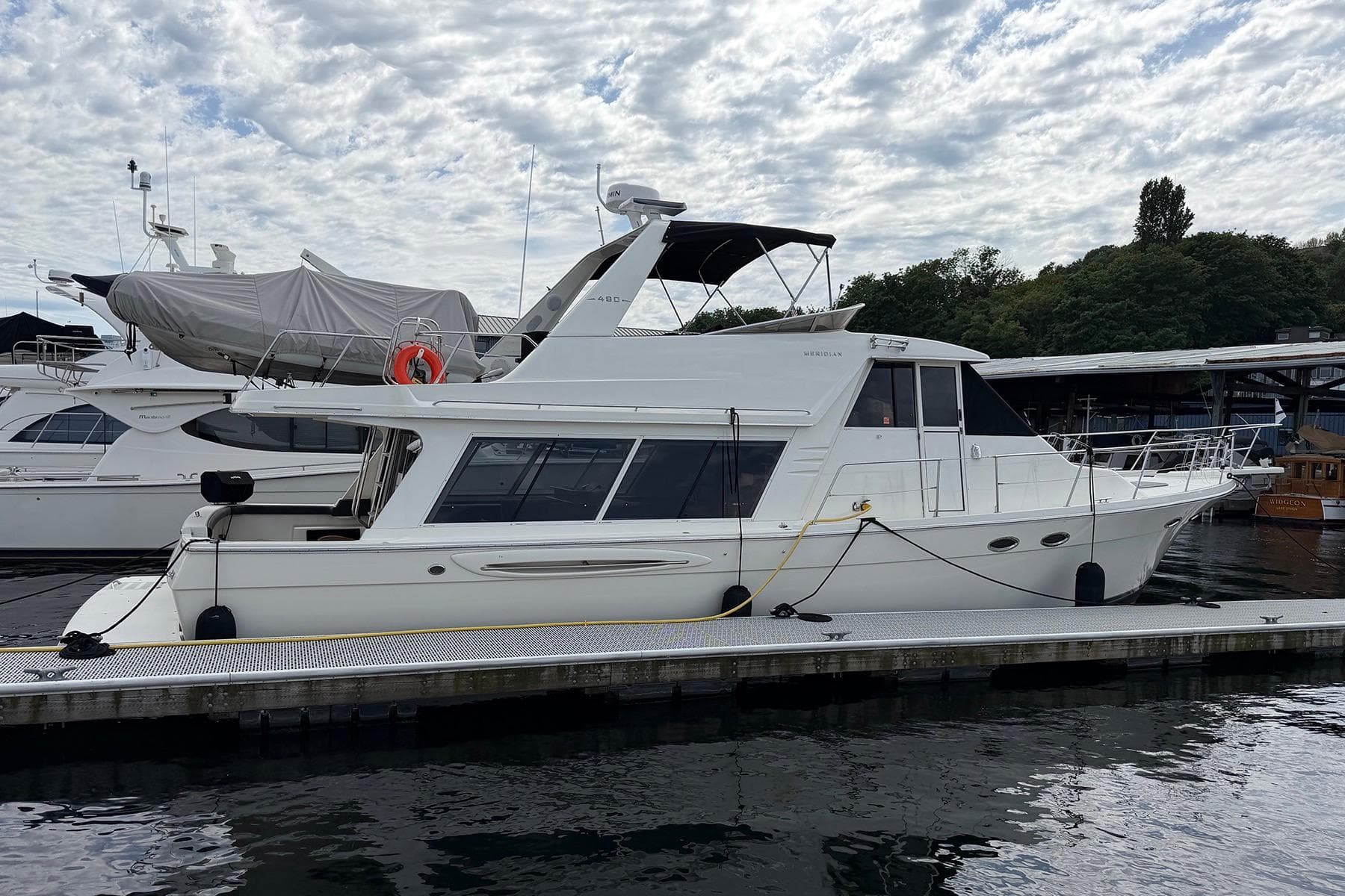 2005 Meridian 490 Pilothouse