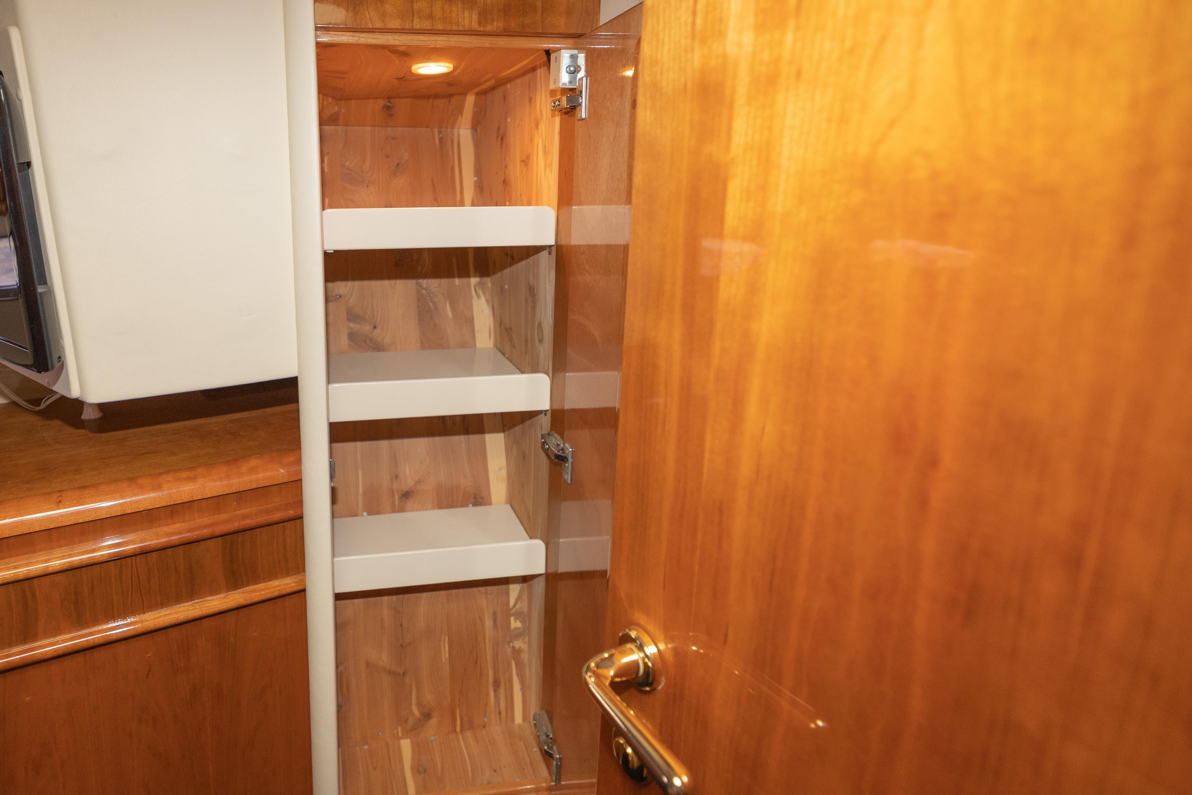 Guest Locker with Shelves