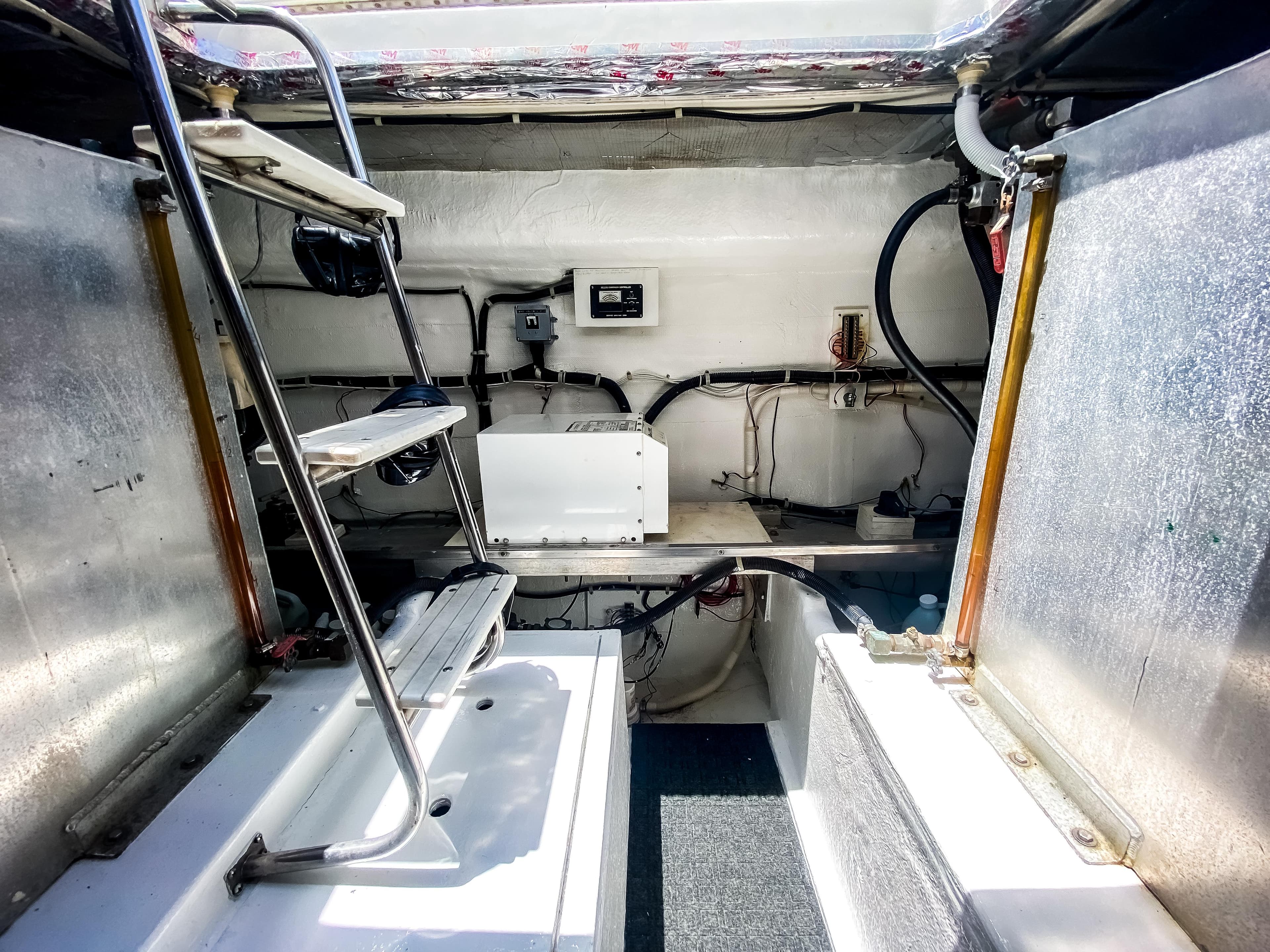 1999 Navigator 5800 - 59