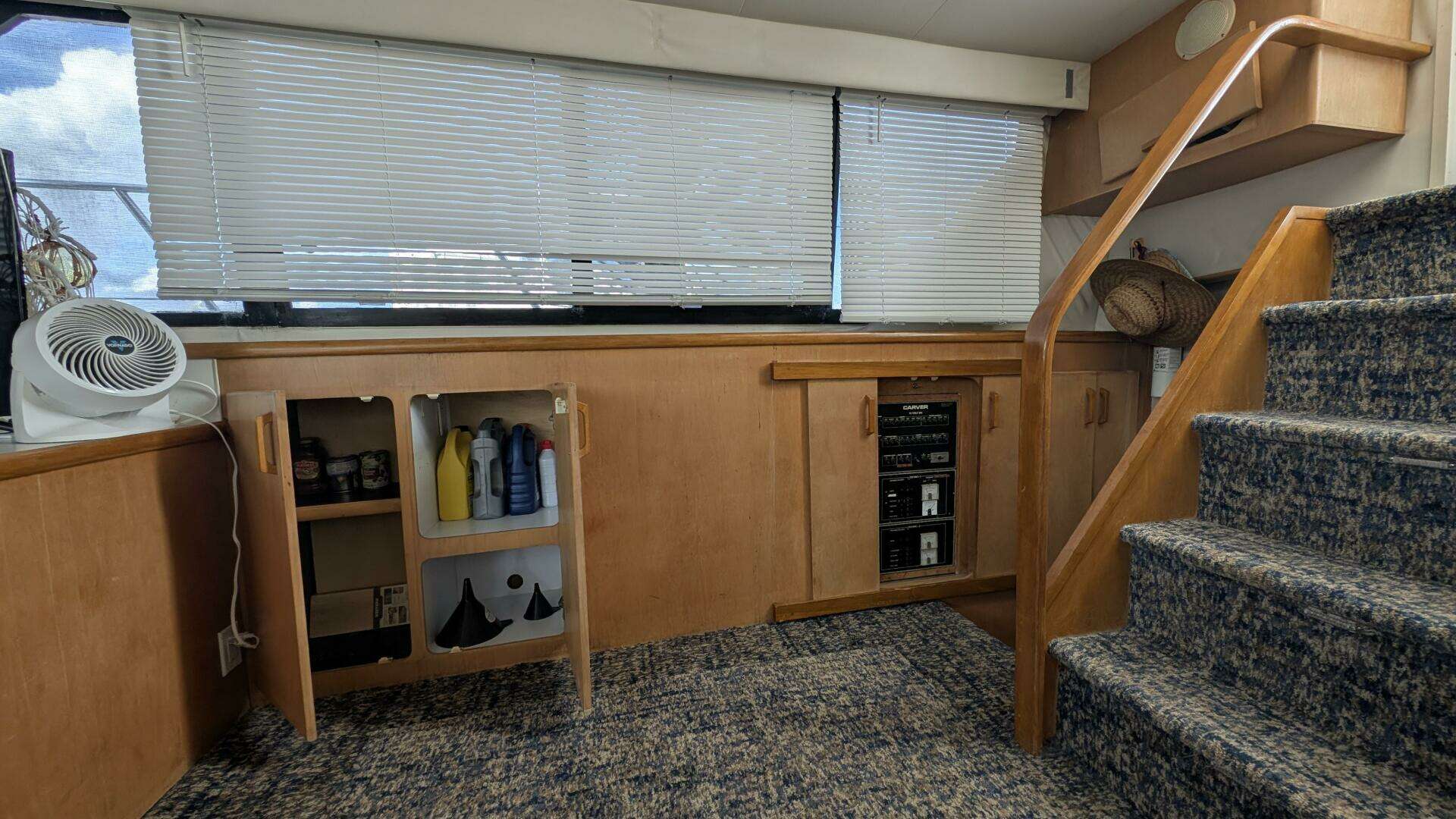 1994 Carver 370 AFT CABIN - Image 32