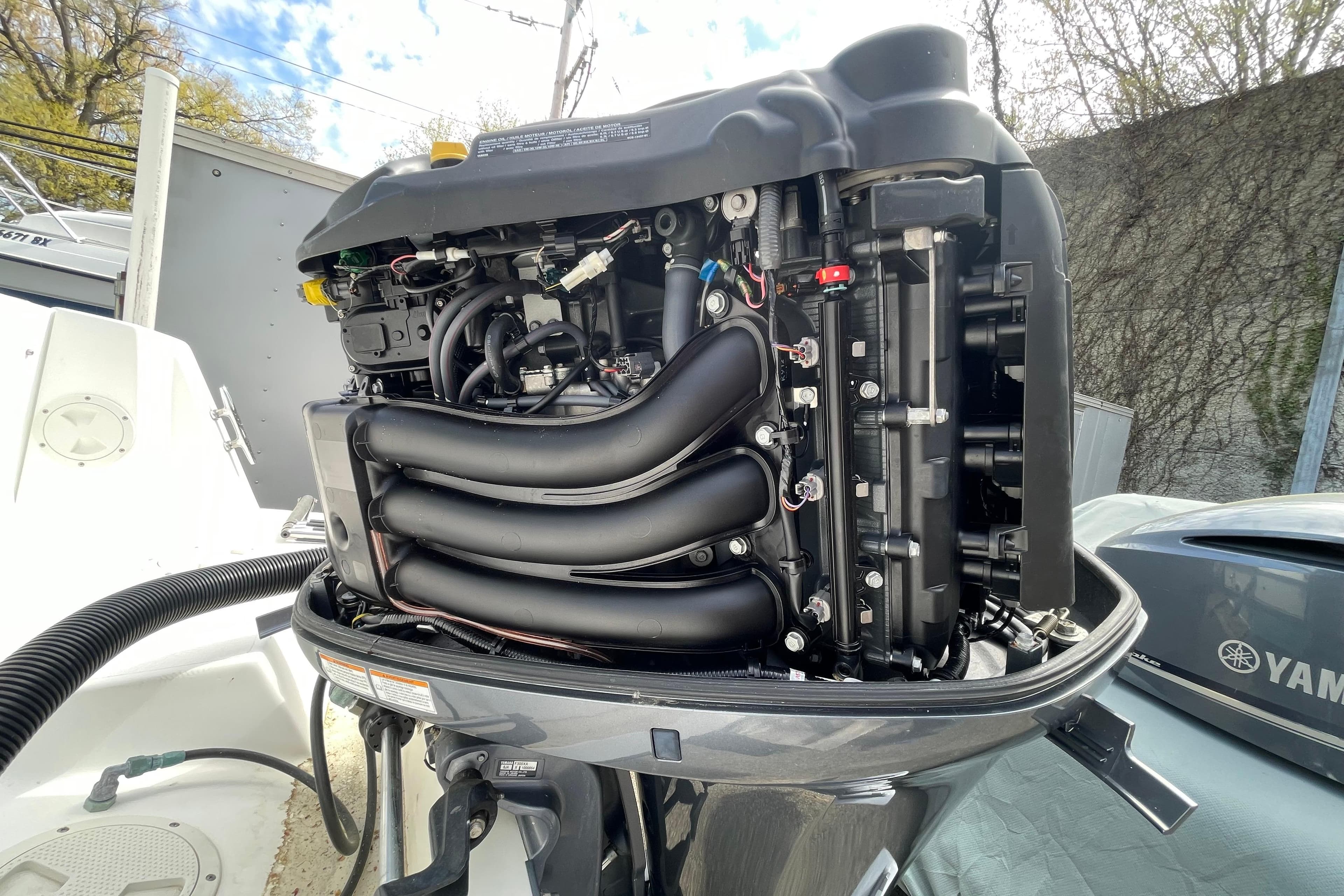 2019 YAMAHA F300 WITH COWLING OFF. SUPER CLEAN!!!