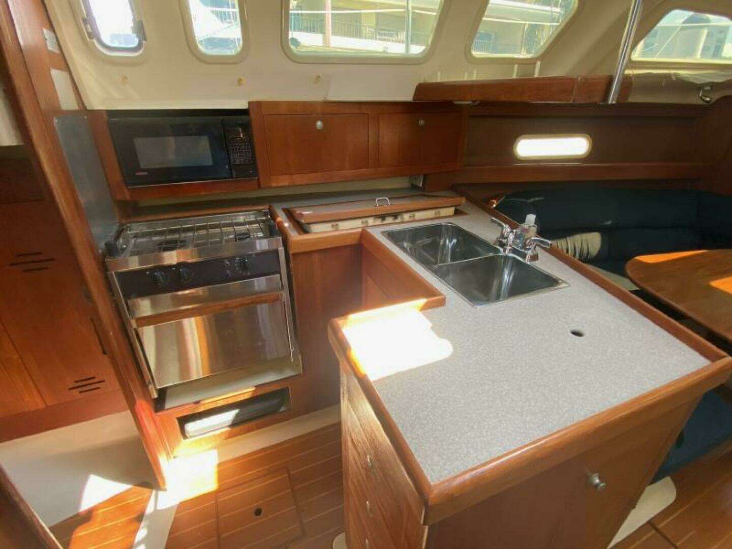 2001 Hunter 340 - Image 18