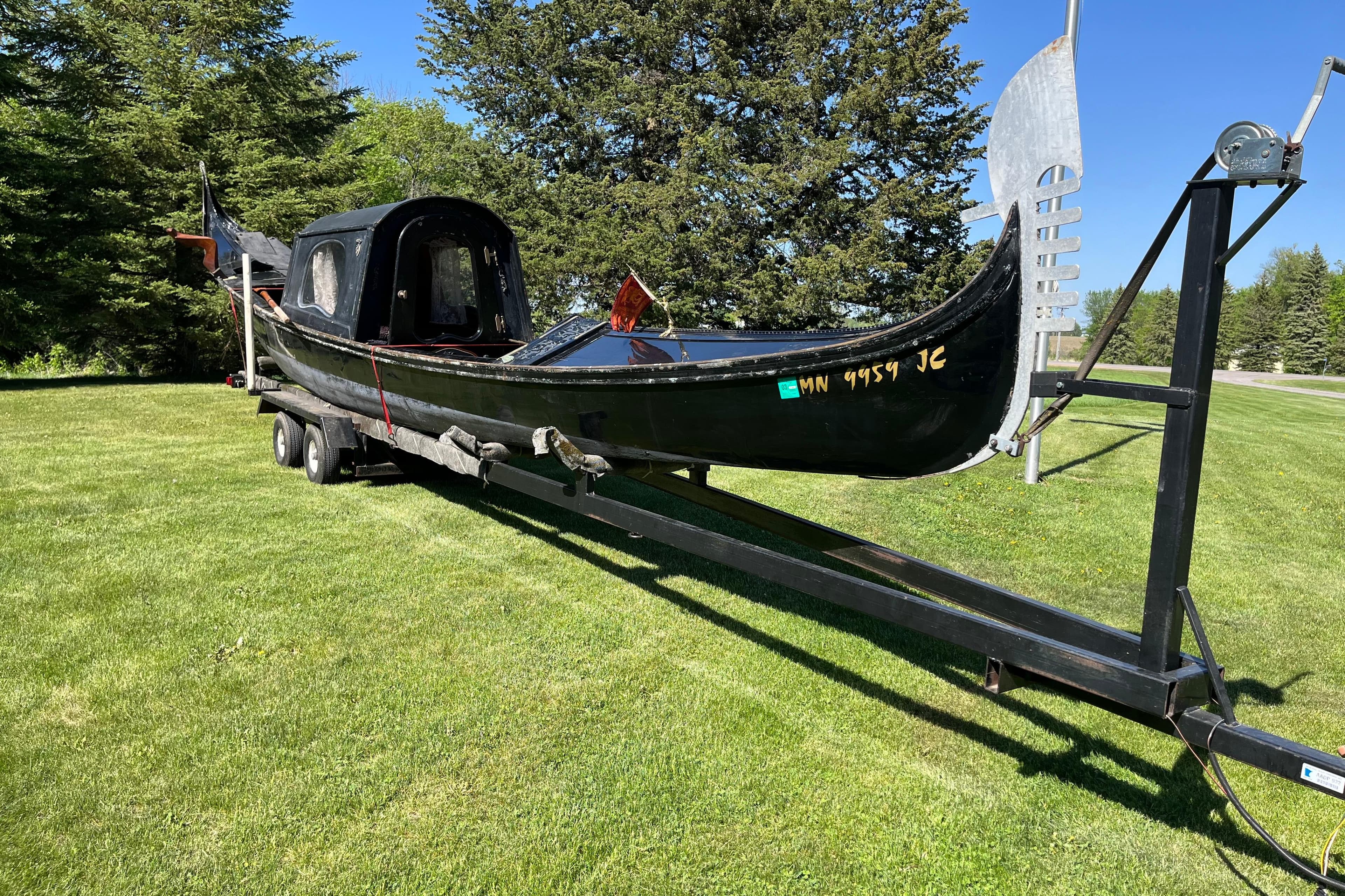 1985 Vintage Gondola