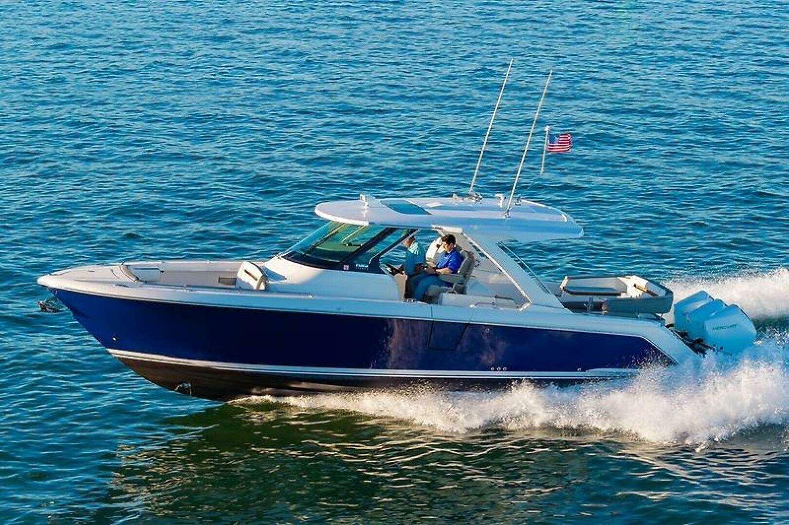 2023 Tiara Yachts 38 LS - Image 7