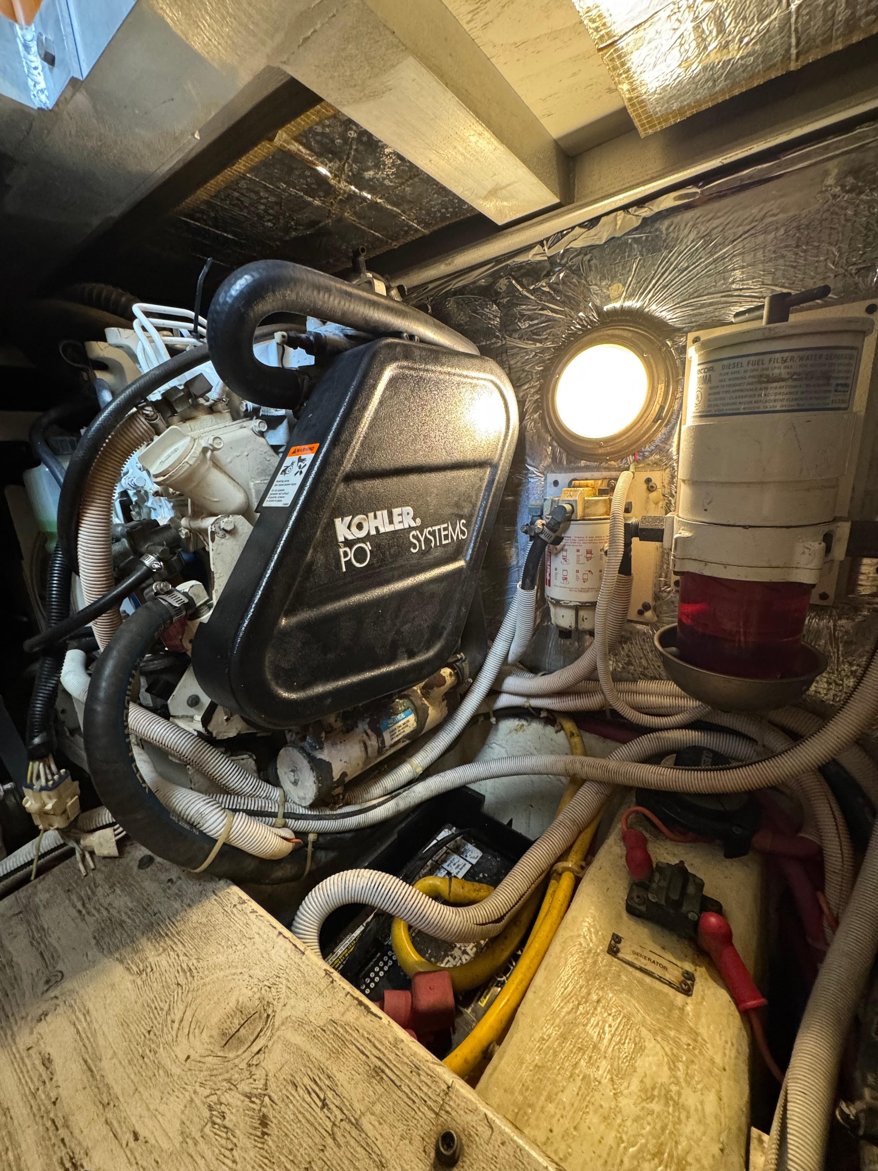 2005 Carver 41 Cockpit Motor Yacht - 41