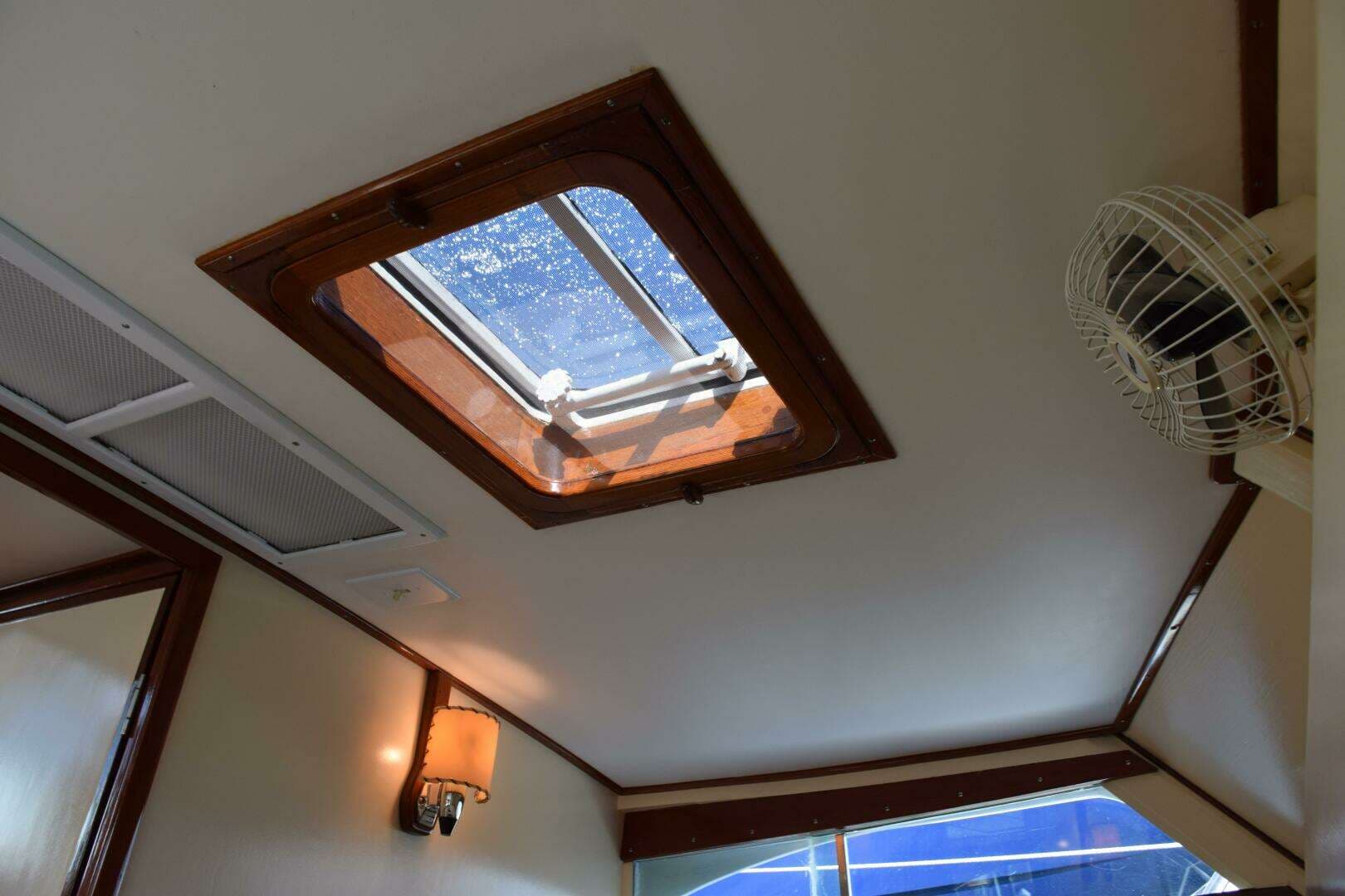 1982 Whiticar Flybridge Convertible - Image 28