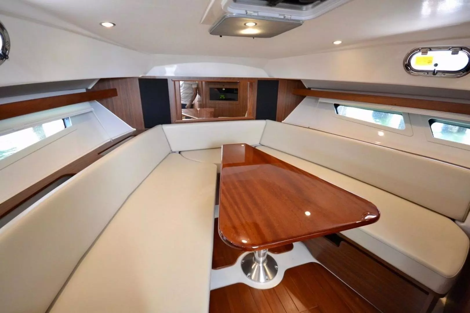 2020 Pursuit OS 355 Offshore - Image 26
