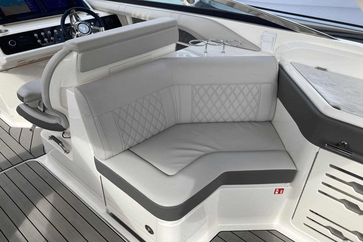 2026 Sea Ray SLX 310 - 22