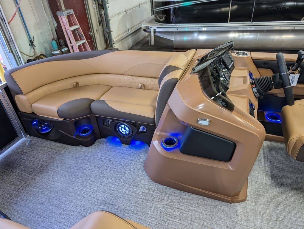 2026 Tahoe LTZ 300HP QLS 2385 Tritoon - 7