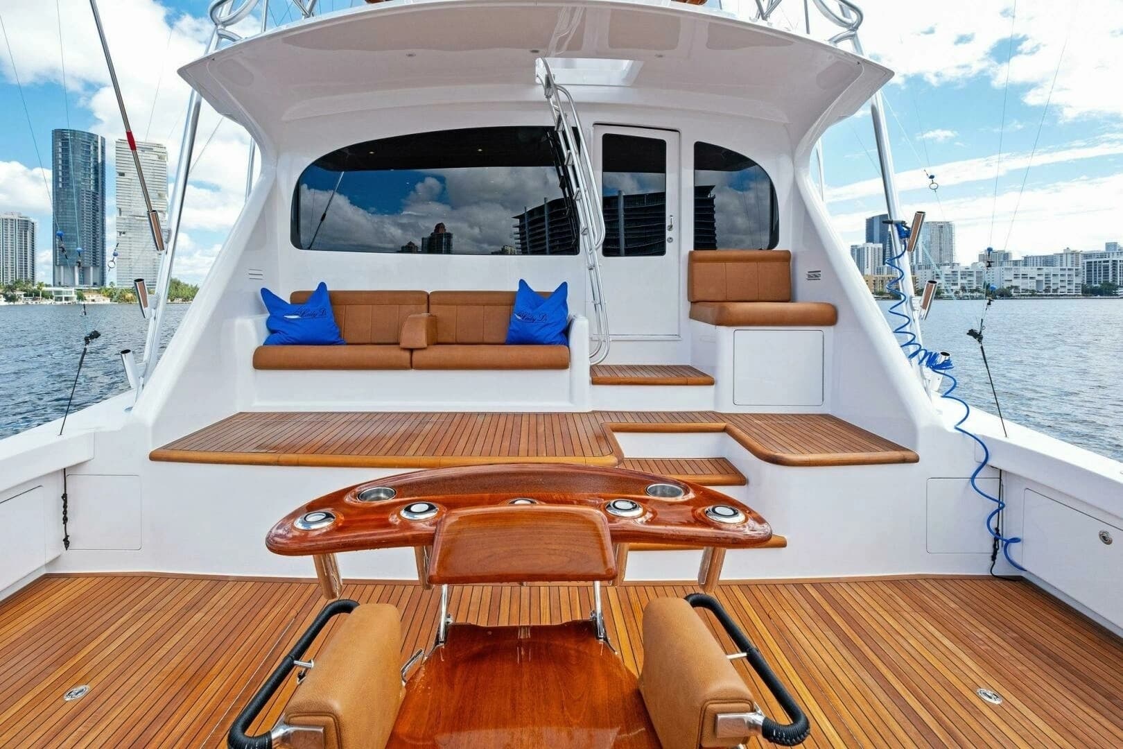 2012 Viking 82 Convertible - Image 64