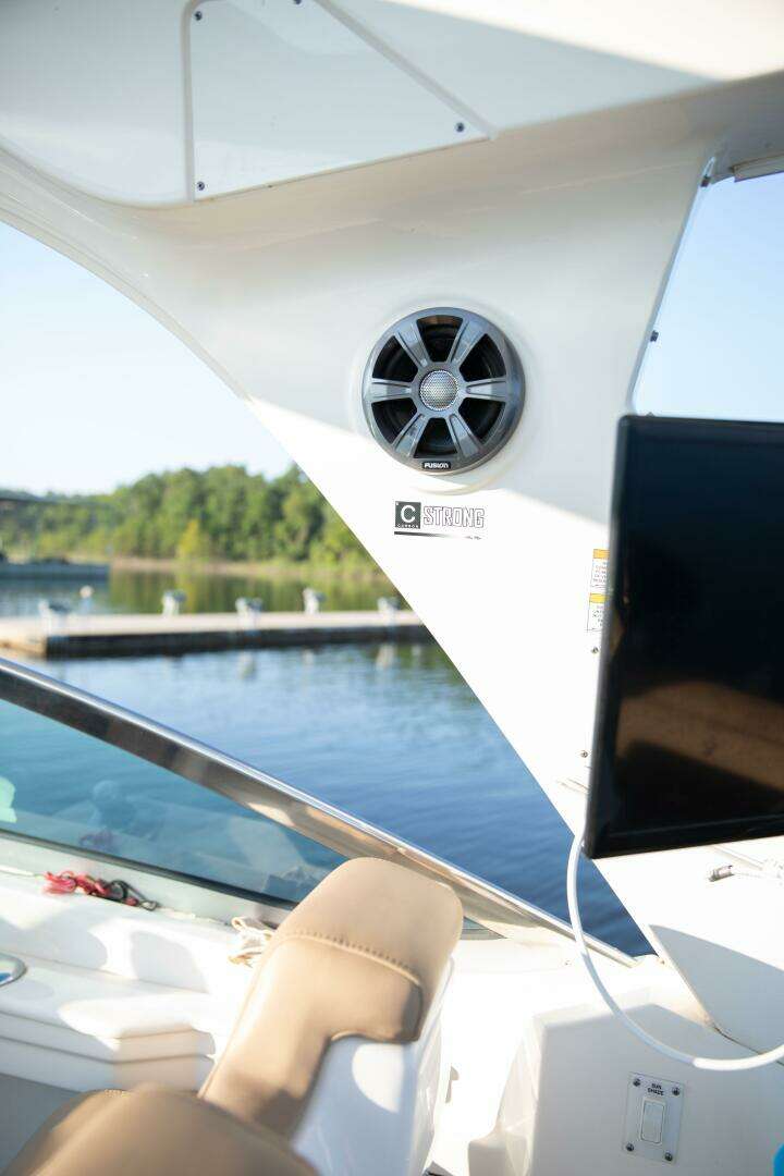 2016 Sea Ray 350 Sundancer - Image 80