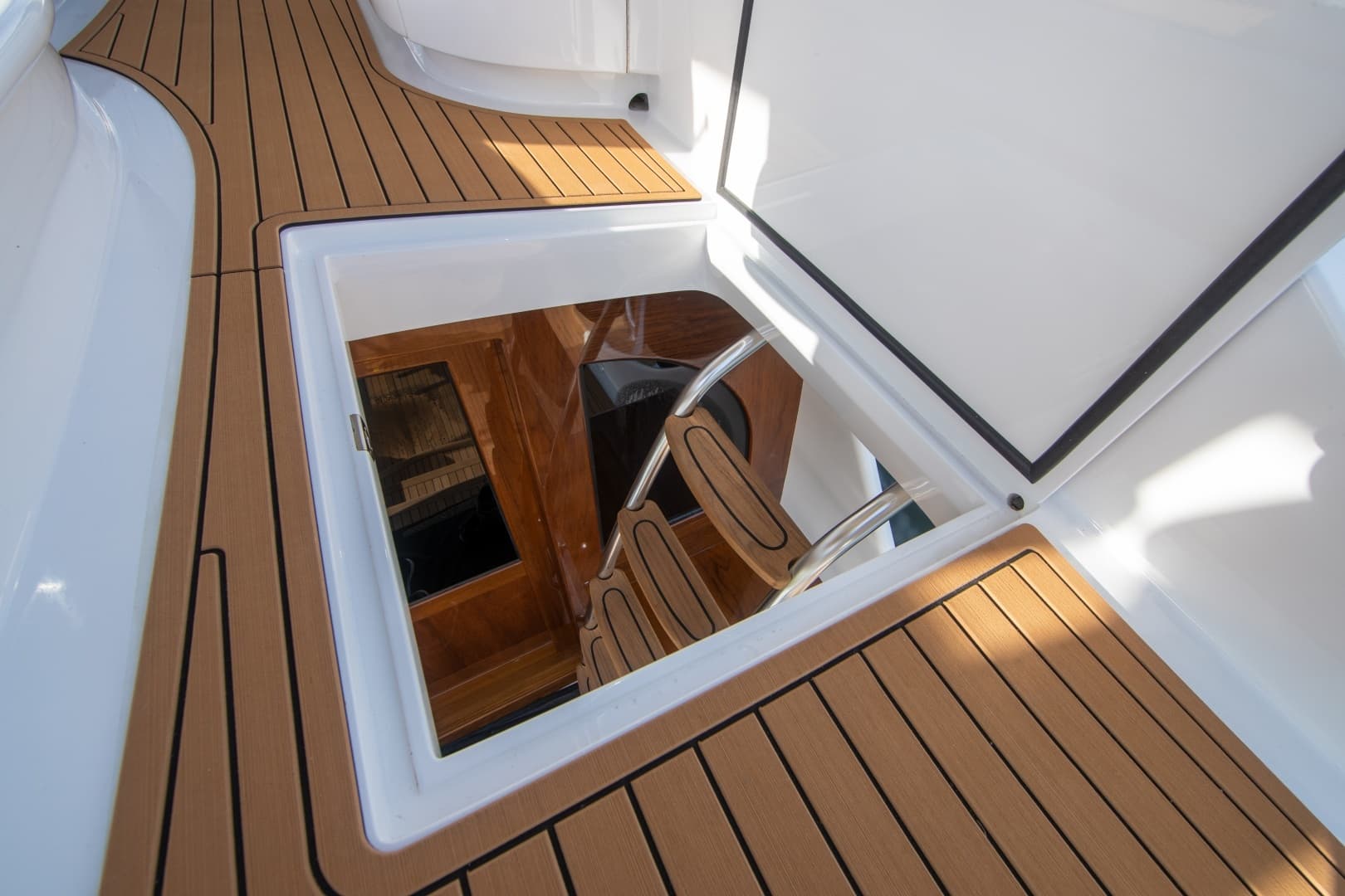 2021 Jarrett Bay — - Image 47
