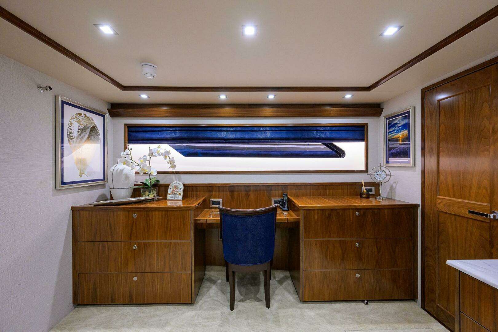 2020 Viking 92 Enclosed Bridge - Image 14