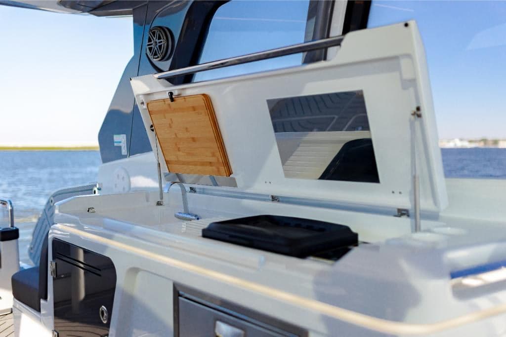 2023-Galeon-375-GTO-MarineMax