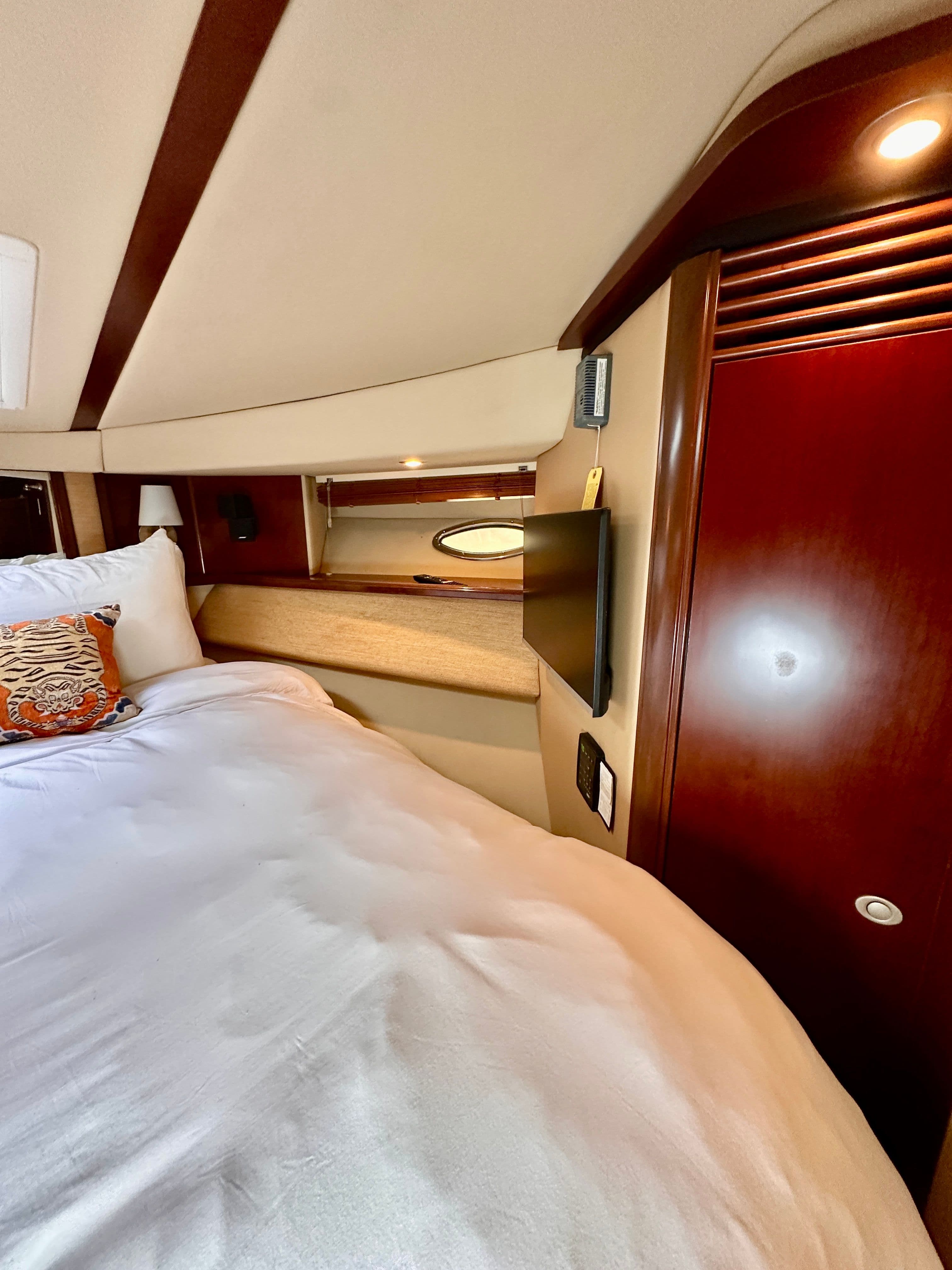 2005 Sea Ray 52 Sedan Bridge - 25