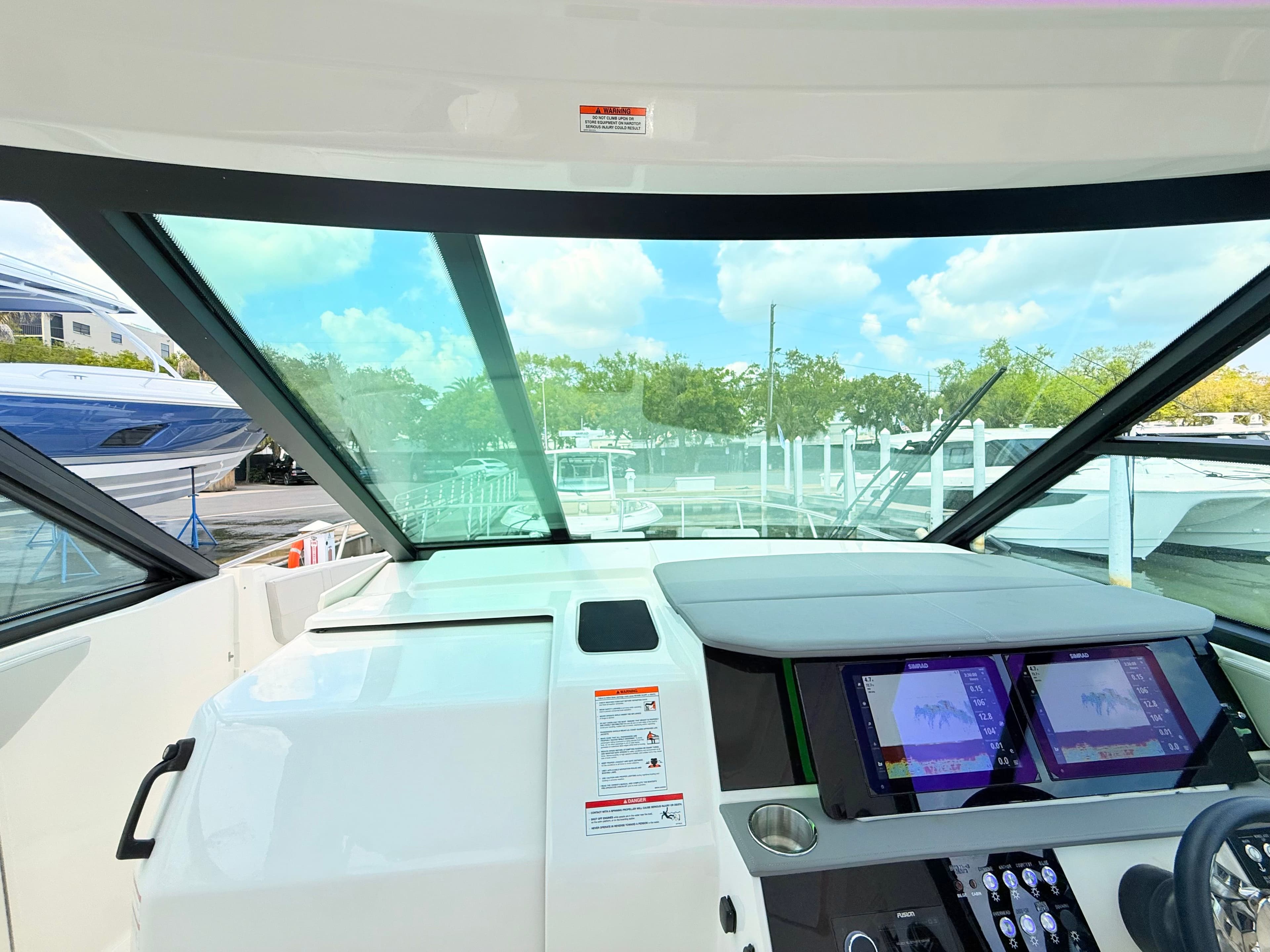 2026 Sea Ray Sundancer 320 Outboard - 53