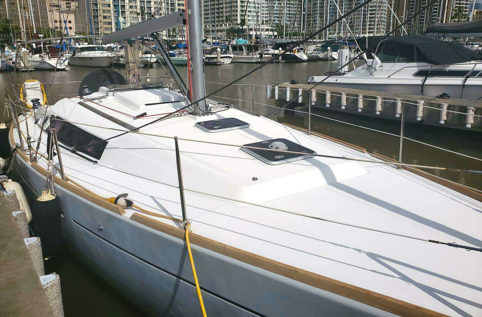 2015 Beneteau Oceanis - Image 7